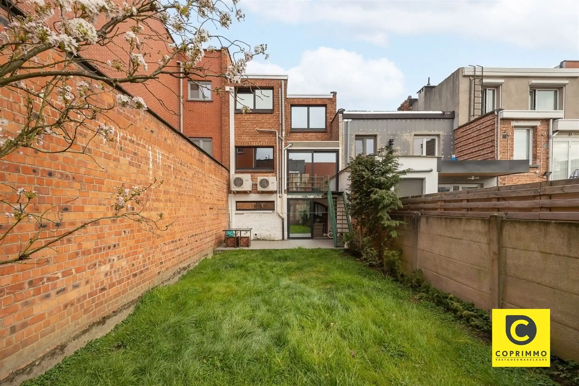 Woning met ruime zuidgerichte tuin foto 7