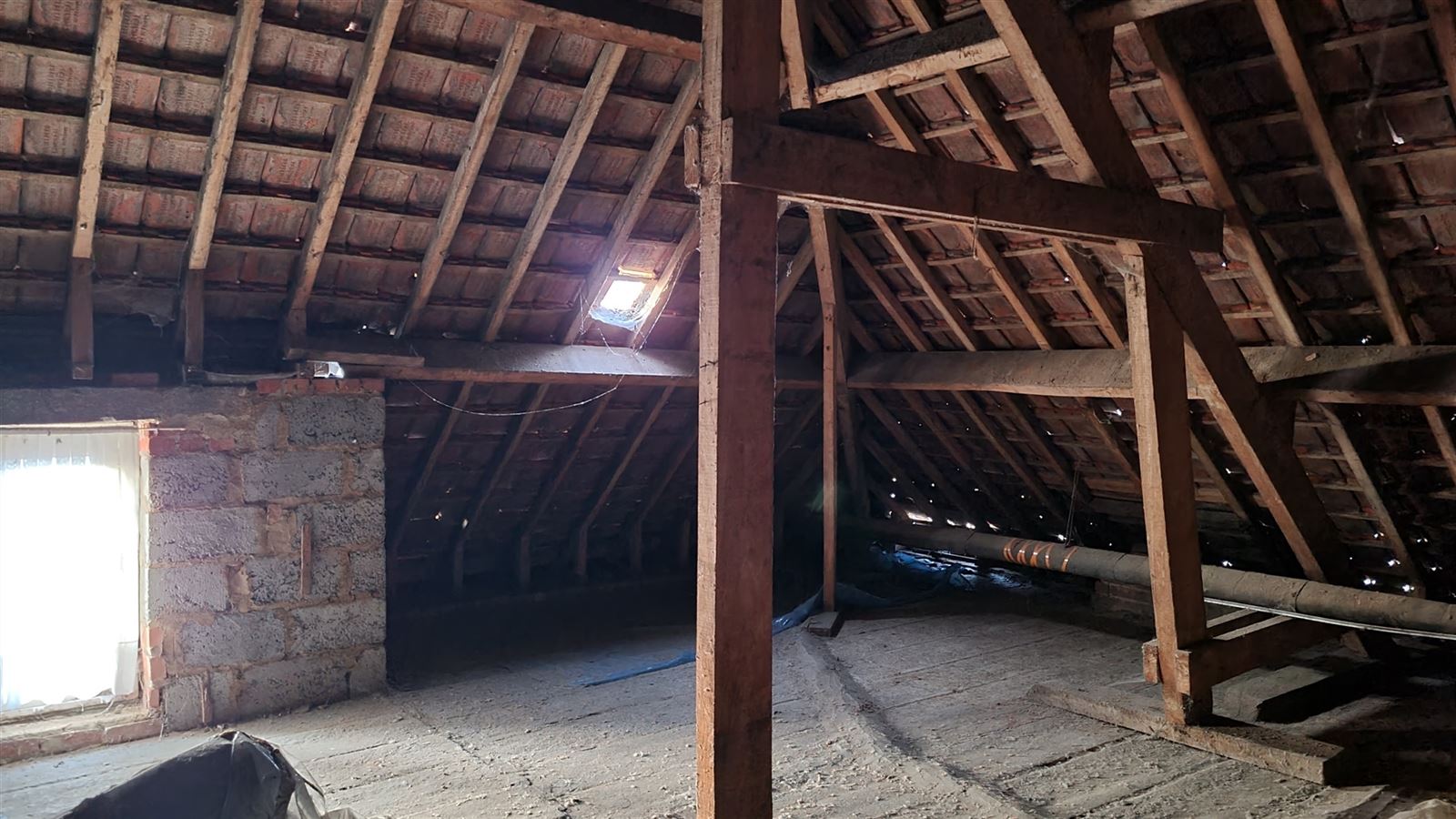Ruime woning met tal van mogelijkheden en veel lichtinval! foto 17