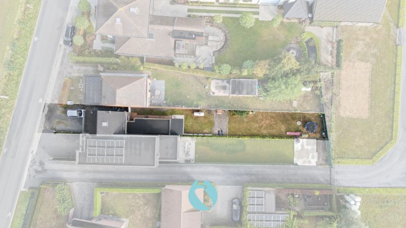 Rustig gelegen starterswoning met grote tuin foto 19