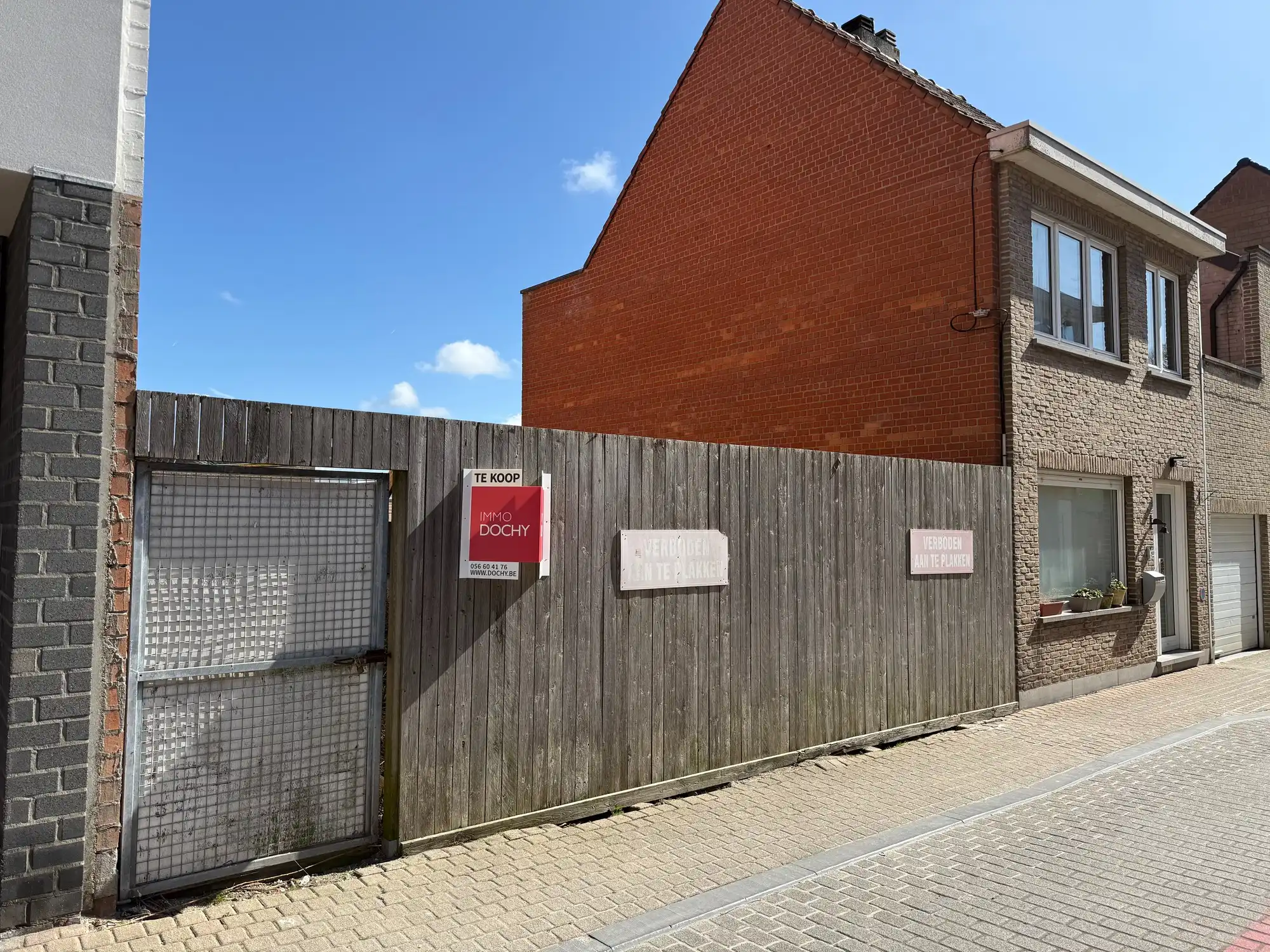 Commercieel gelegen bouwgrond nabij centrum (winkelstraat) foto {{pictureIndex}}