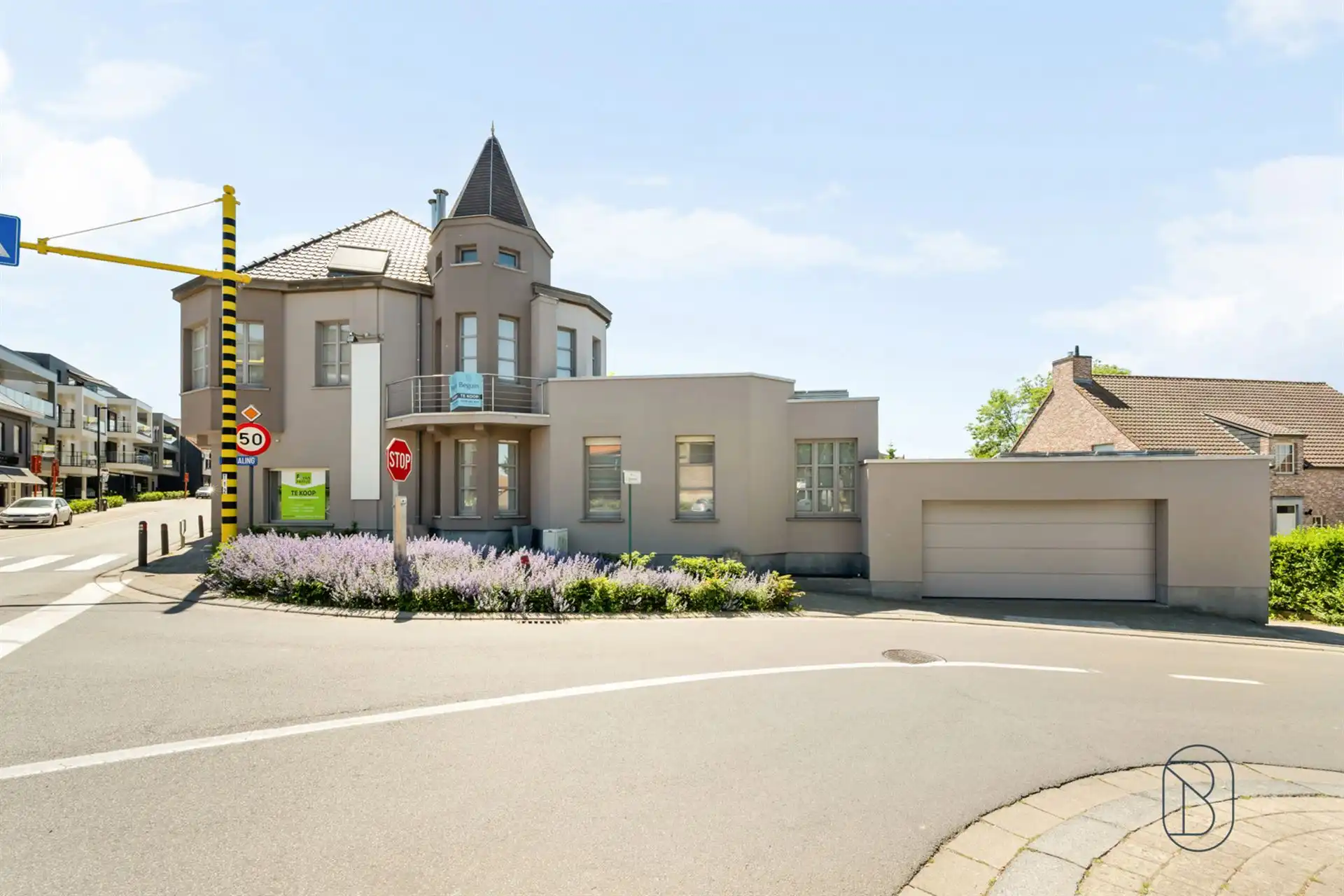 Handelspand met woonst op commerciële toplocatie foto 4