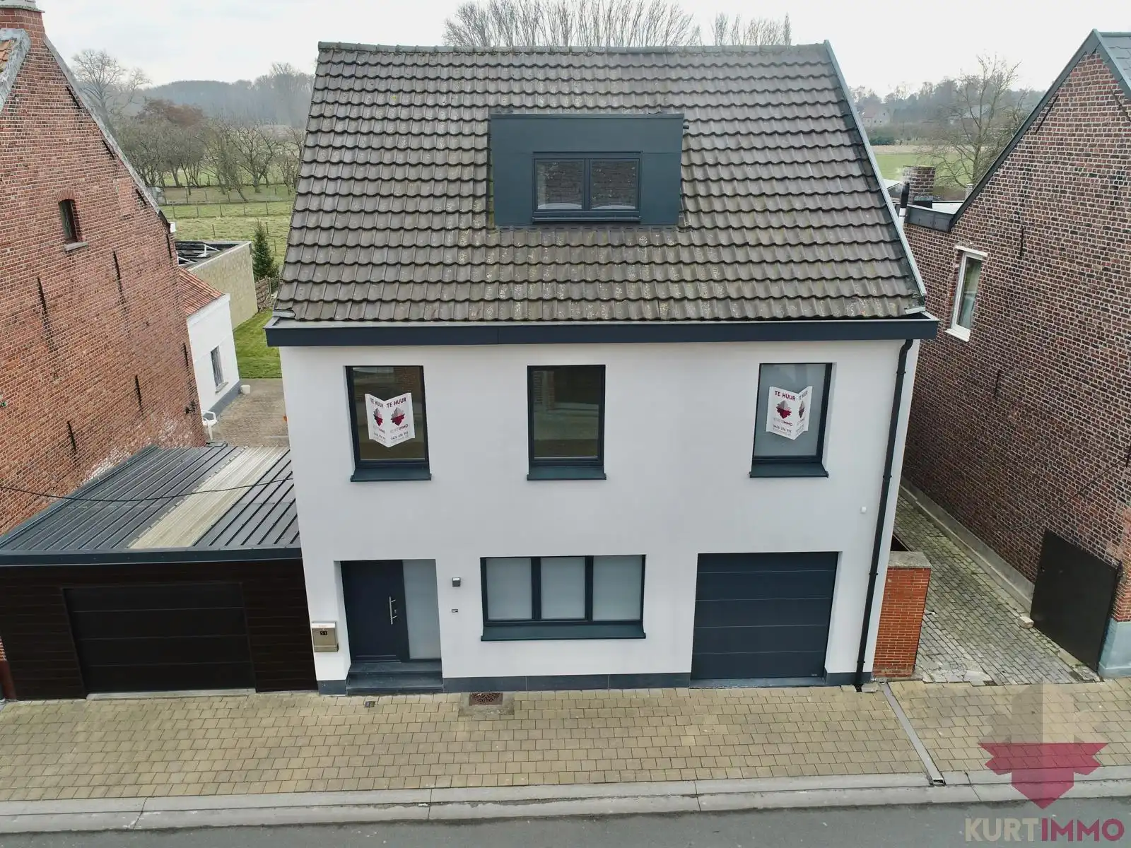 Prachtig gerenoveerde woning met 5 SLPK én tuin! foto {{pictureIndex}}