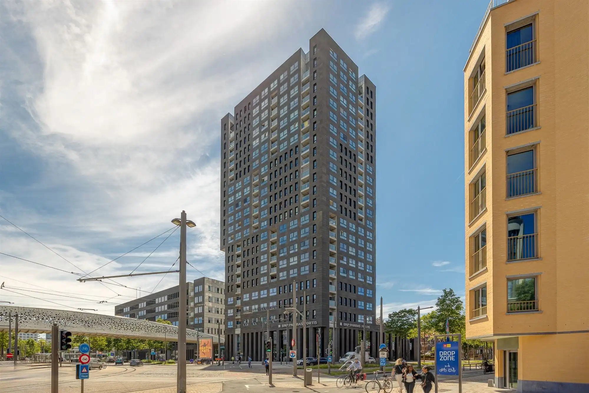 Luxueus appartement op 16e verd. met panoramisch uitzicht foto 2