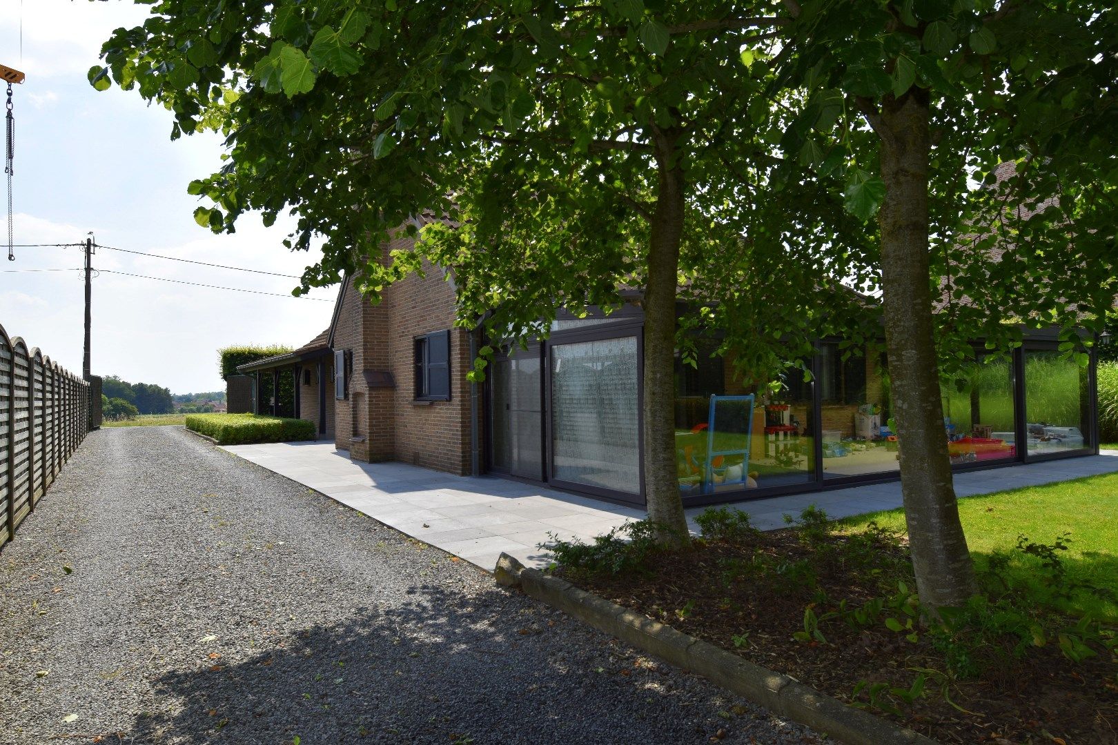 Villa met 4 slaapkamers, bijgebouw én tuin met landelijk zicht te Gullegem foto 19