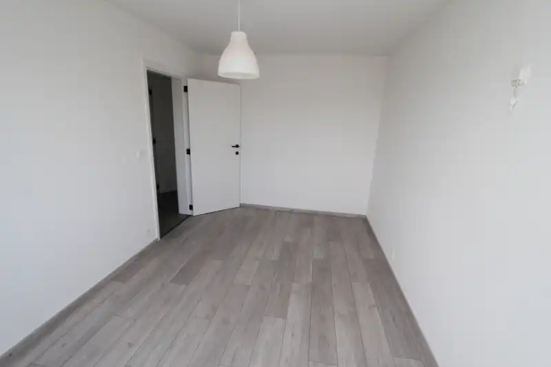 Volledig vernieuwd 2 slpk app.  in kleinschalige residentie foto 12