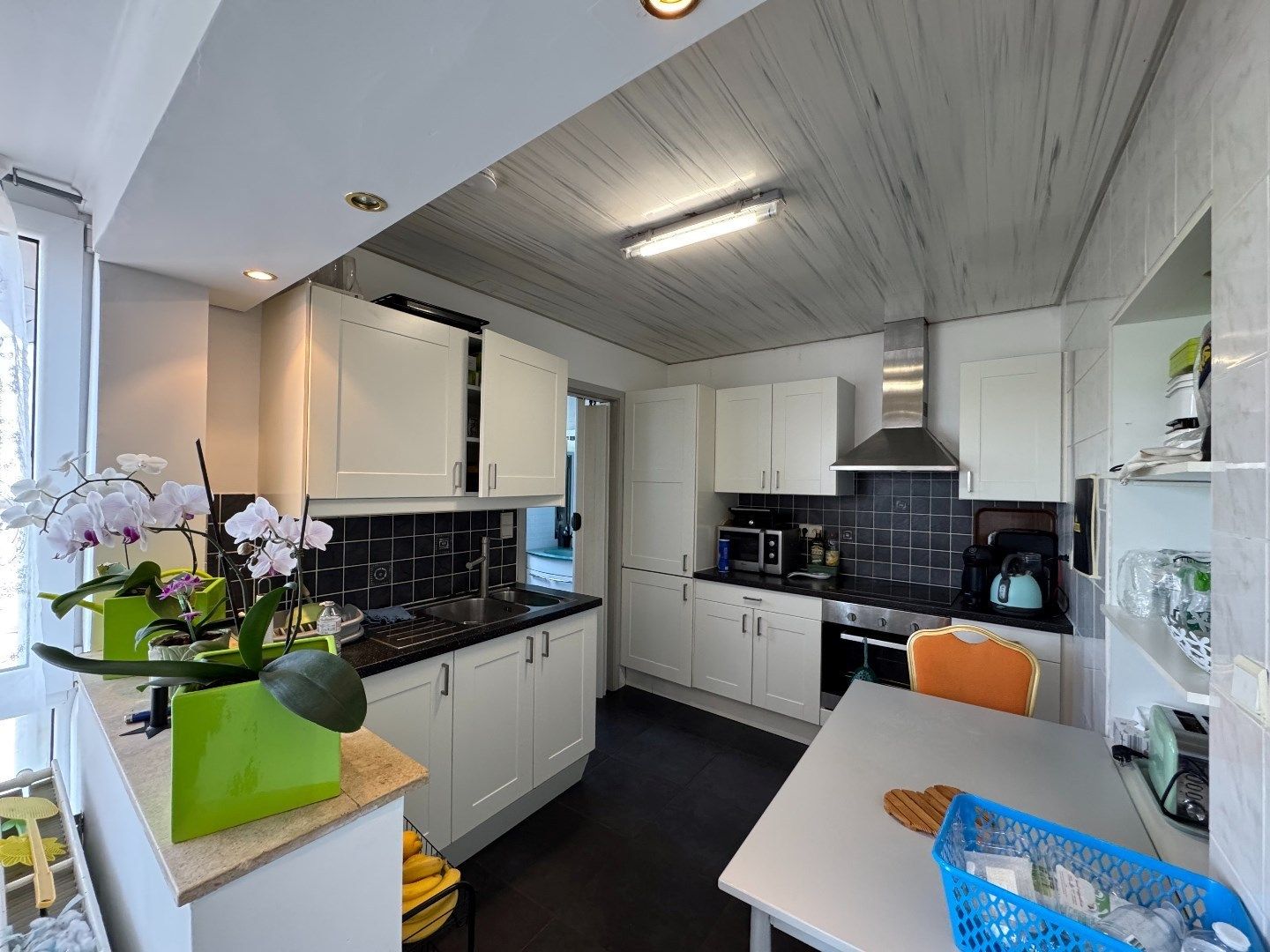 een instapklaar appartement met  2 SLPK. op VERD. 2 foto 3