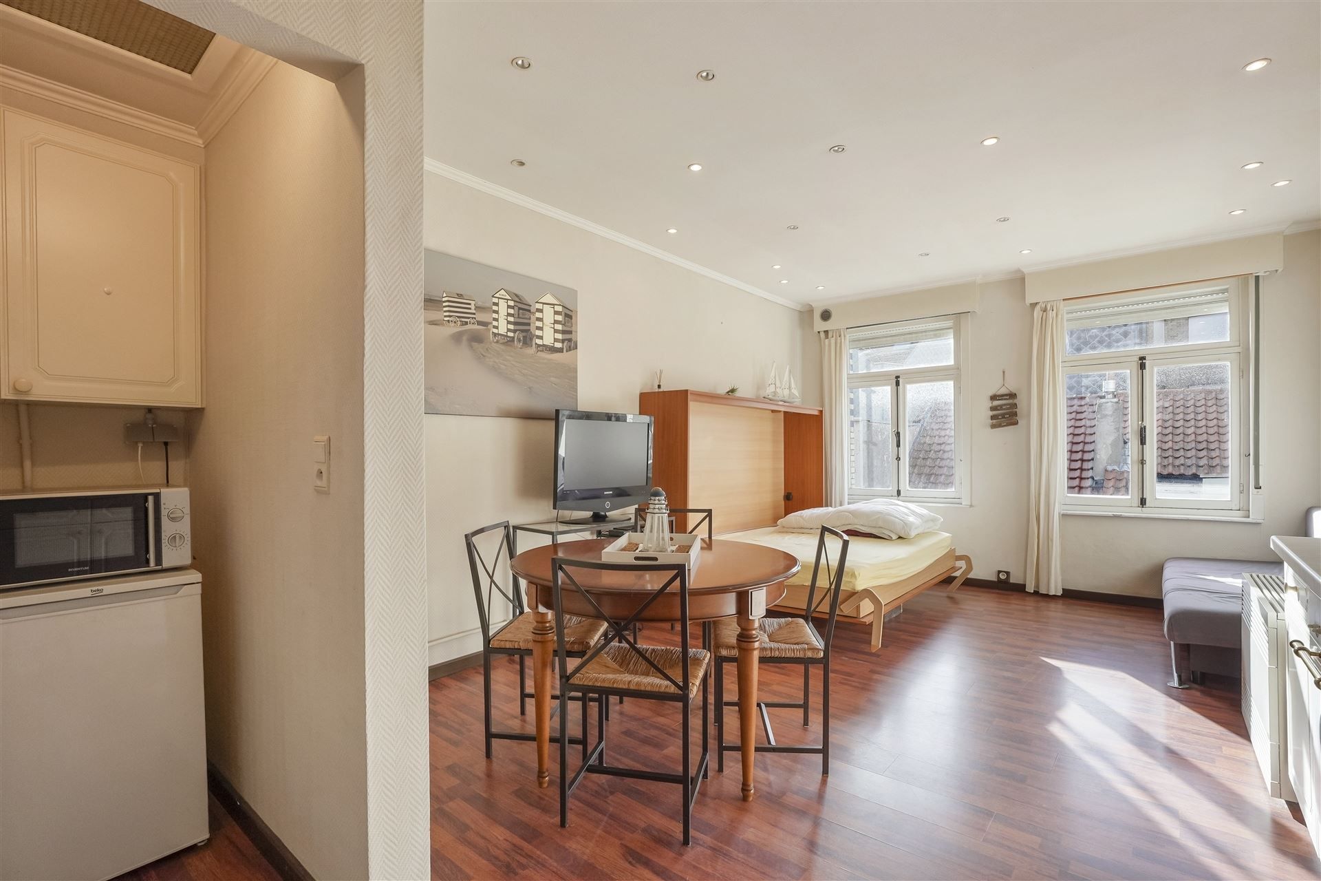 ZONNIG / VLAK AAN ZEEDIJK foto 7