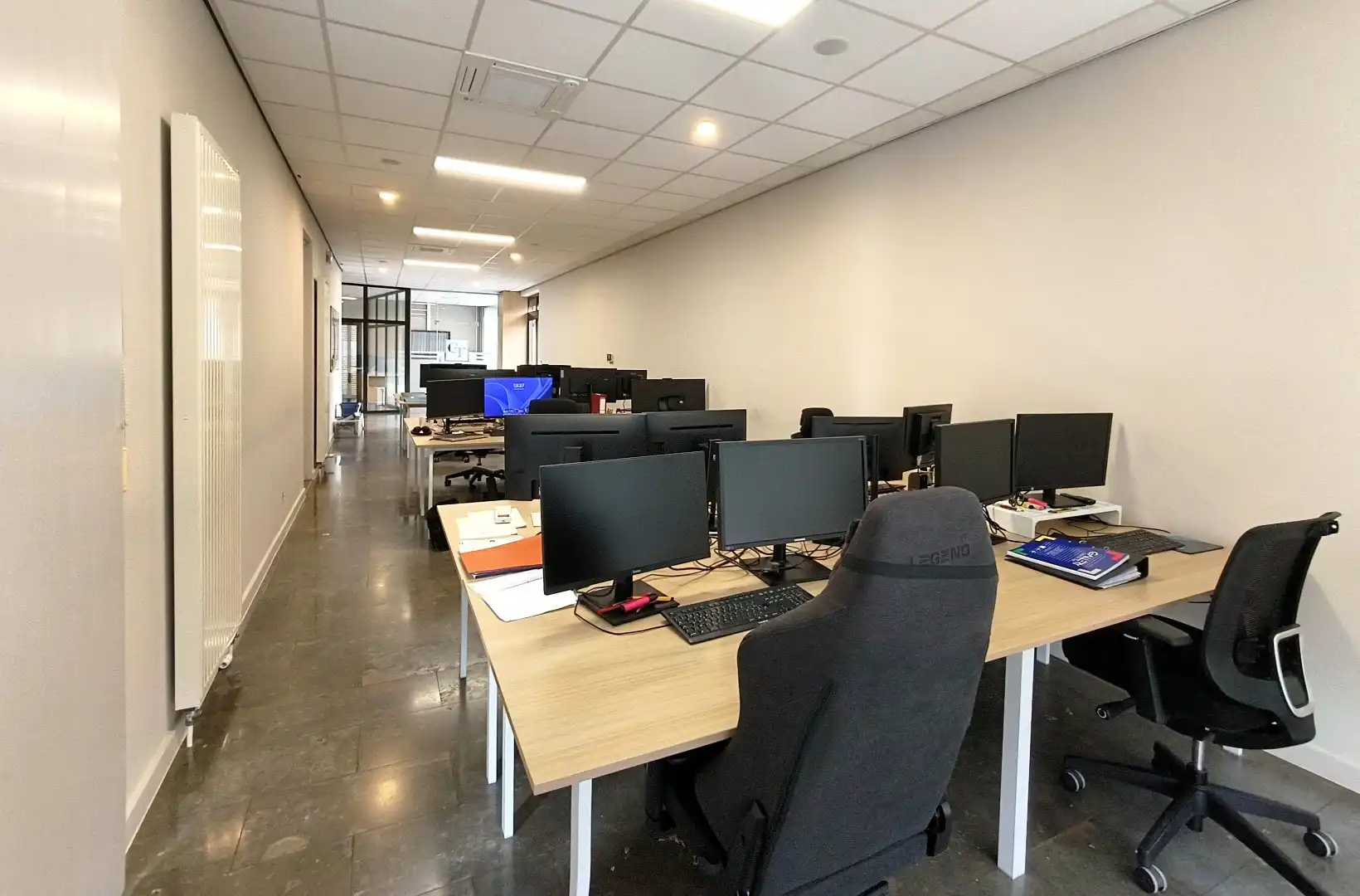 Modern en instapklaar kantoor (264 m²) in het centrum van Borgloon – inclusief 9 parkeerplaatsen foto 5