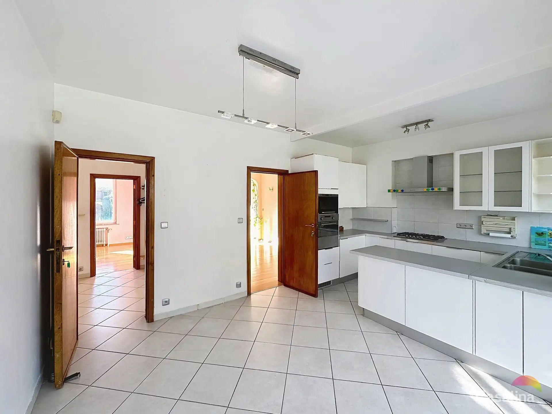 Ruime woning met tuin. Ideaal voor vrij beroep met praktijk. foto 8
