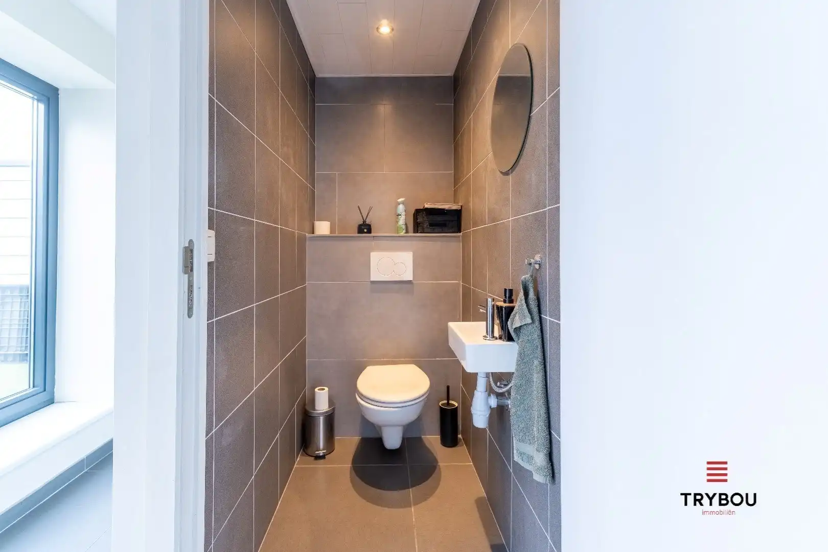 Uitzonderlijk ruime industriële duplex met ruim terras in centrum Roeselare foto 15