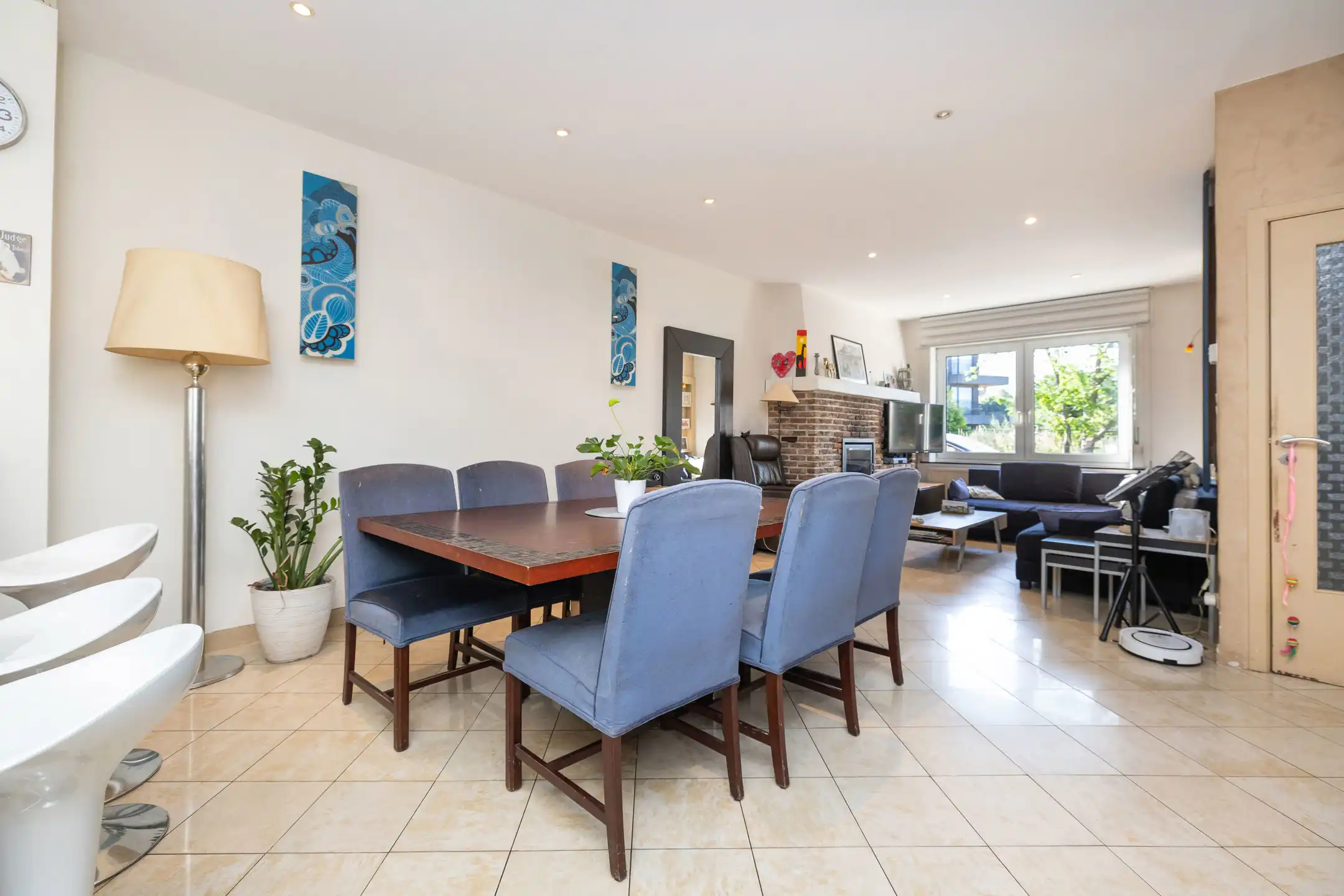 Mooi huis met 3 slaapkamers van ± 145 m² foto {{pictureIndex}}