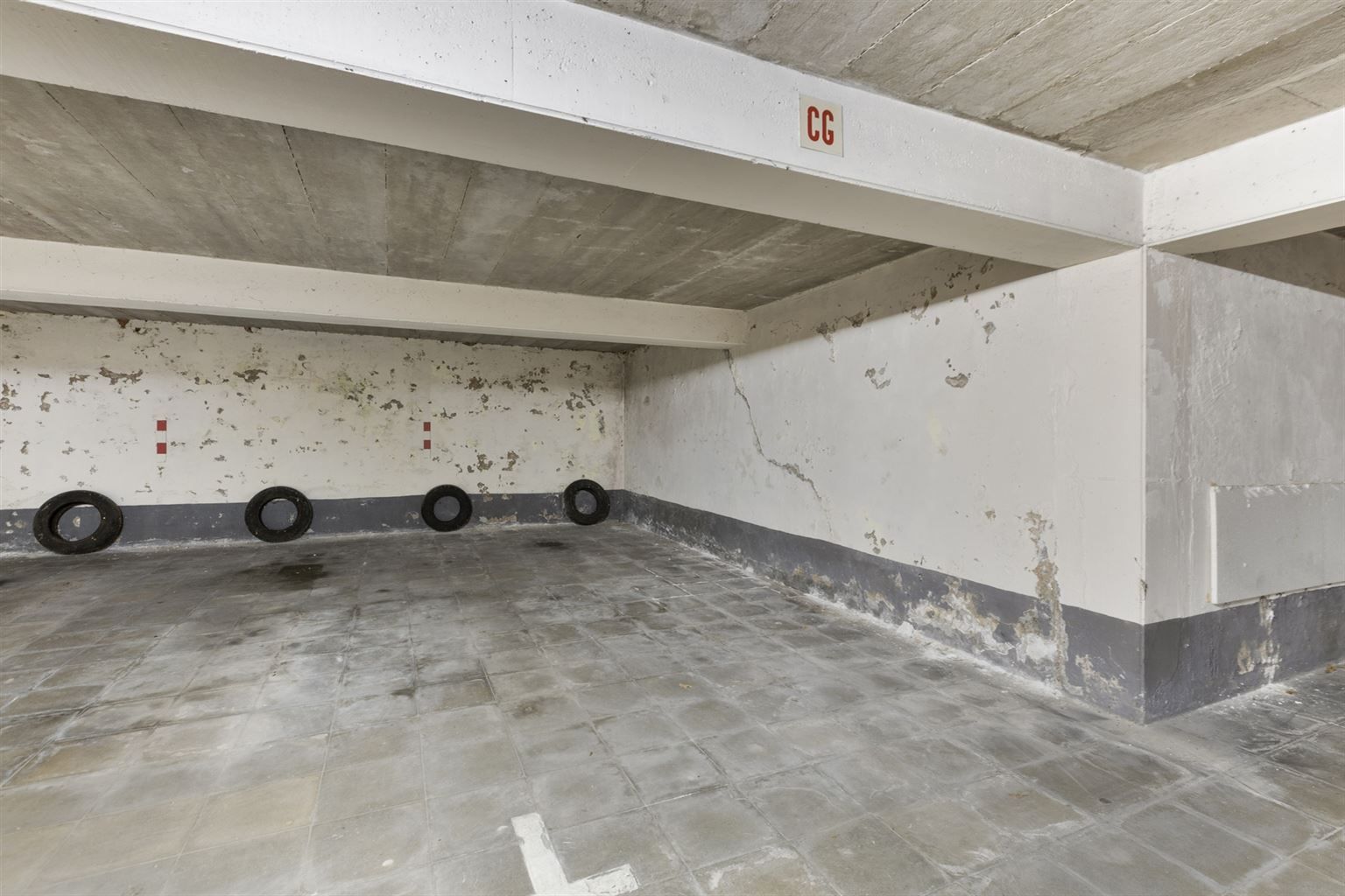 Ruim gelijkvloers 2-slaapkamer appartement met overdekt terras, ondergrondse autostaanplaats en aparte berging, gelegen vlakbij het centrum van Maaseik. foto 20