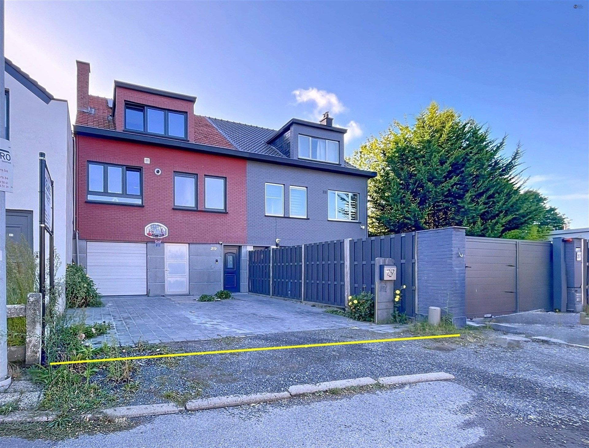 Prachtige instapklare woning met 3 slaapkamers en 3 garages. foto 5