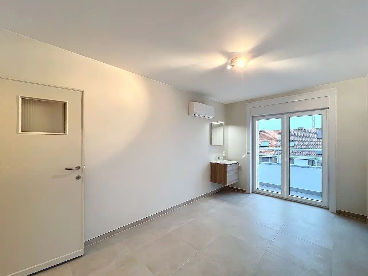 Instapklaar appartement met centrale ligging nabij het station in Heist foto 14