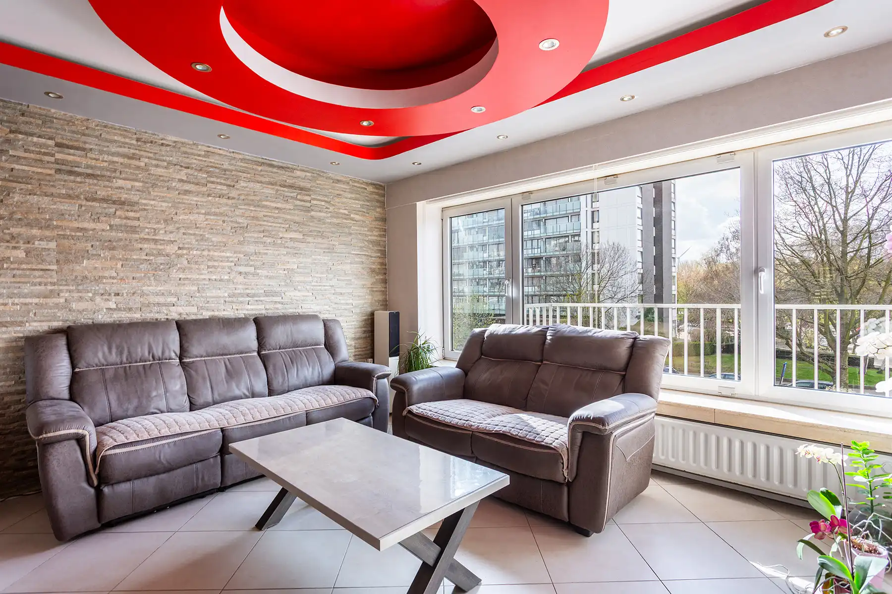 Merksem - Ruim instapklaar 2 slpk app. met terras en P foto 2