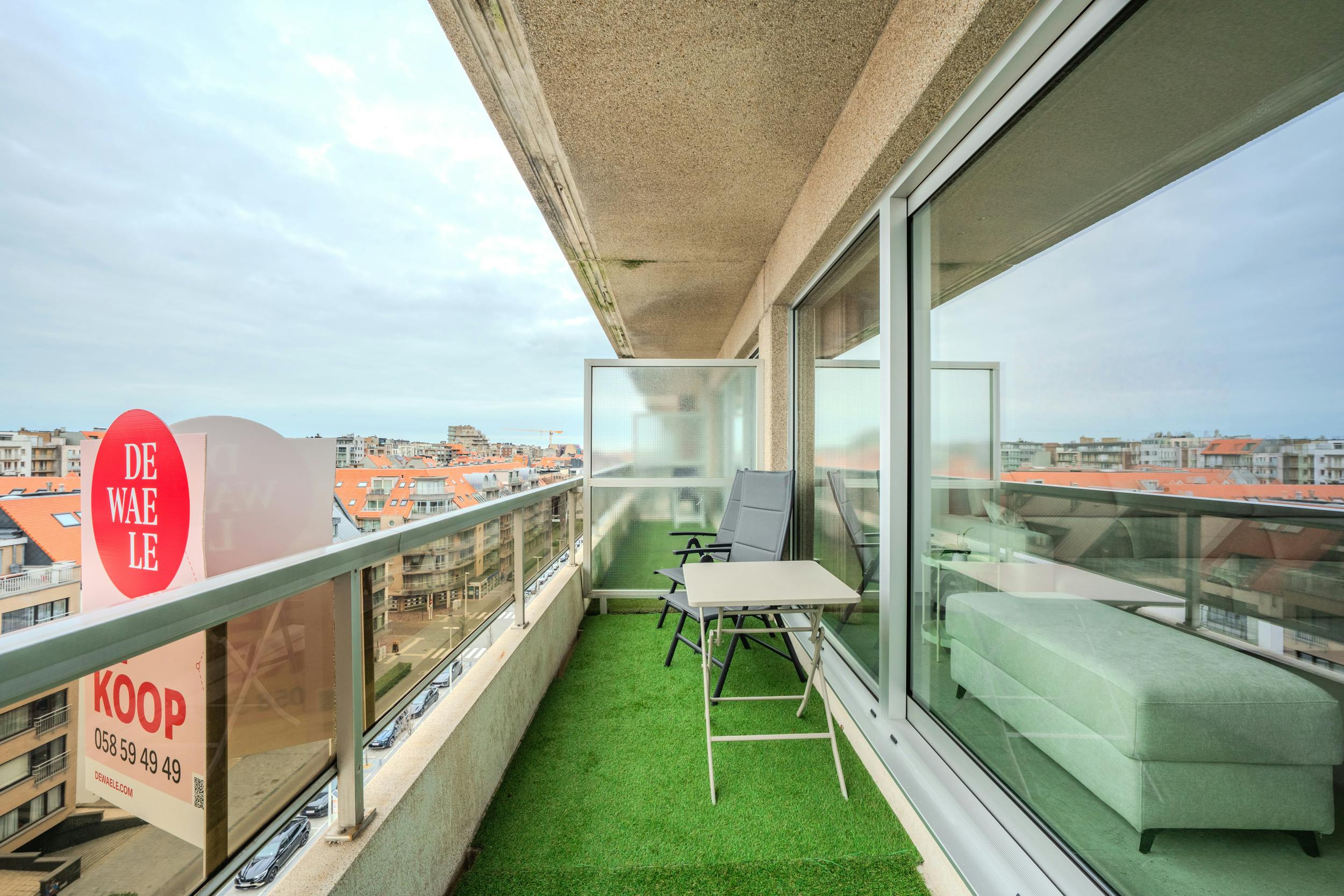 Prachtig gerenoveerde studio met aparte slaapruimte en terras foto 4