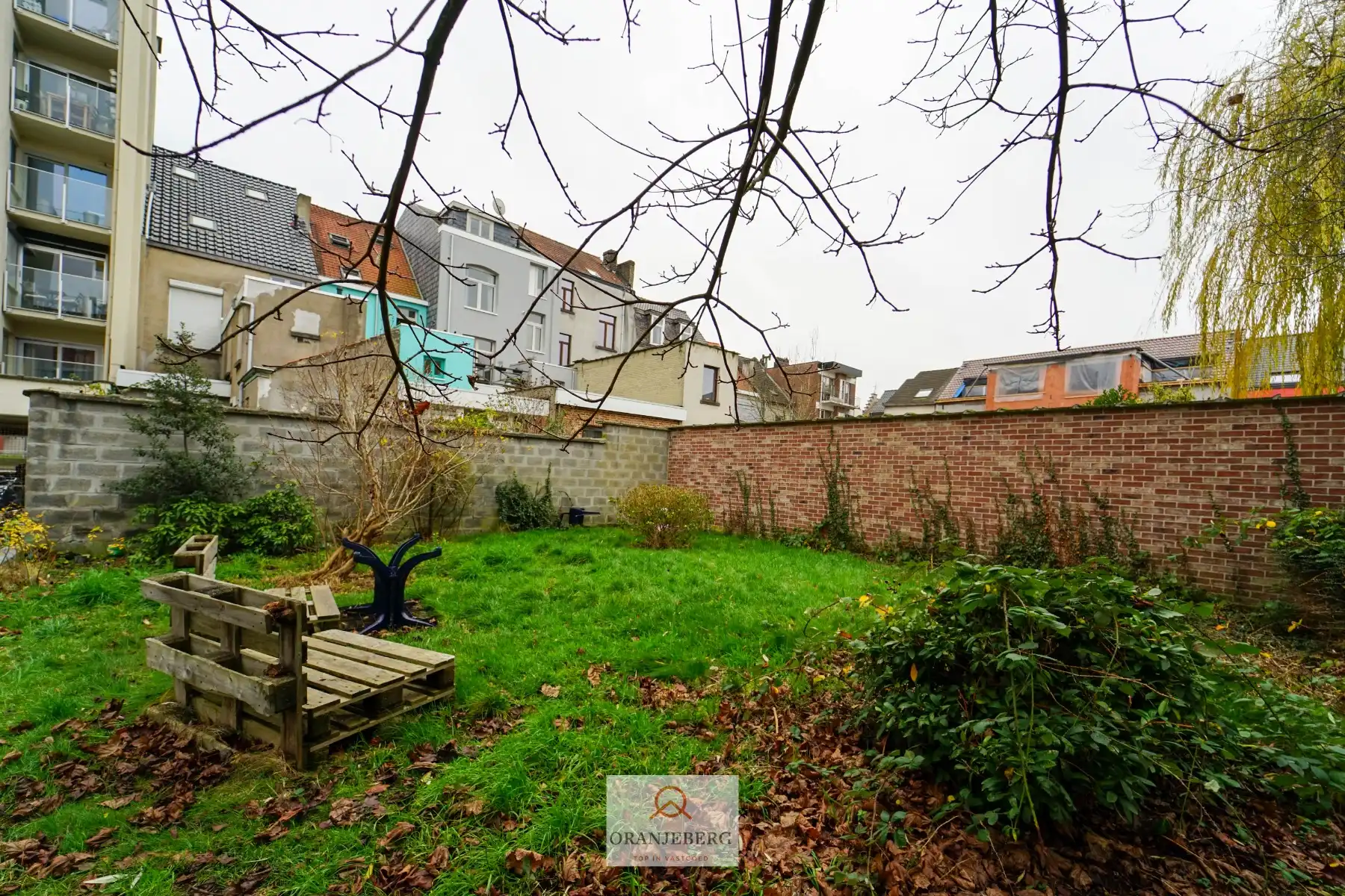 Instapklaar gelijkvloers appartement aan Keizerspark met gemeenschappelijke buitenruimte en fietsenstalling foto {{pictureIndex}}