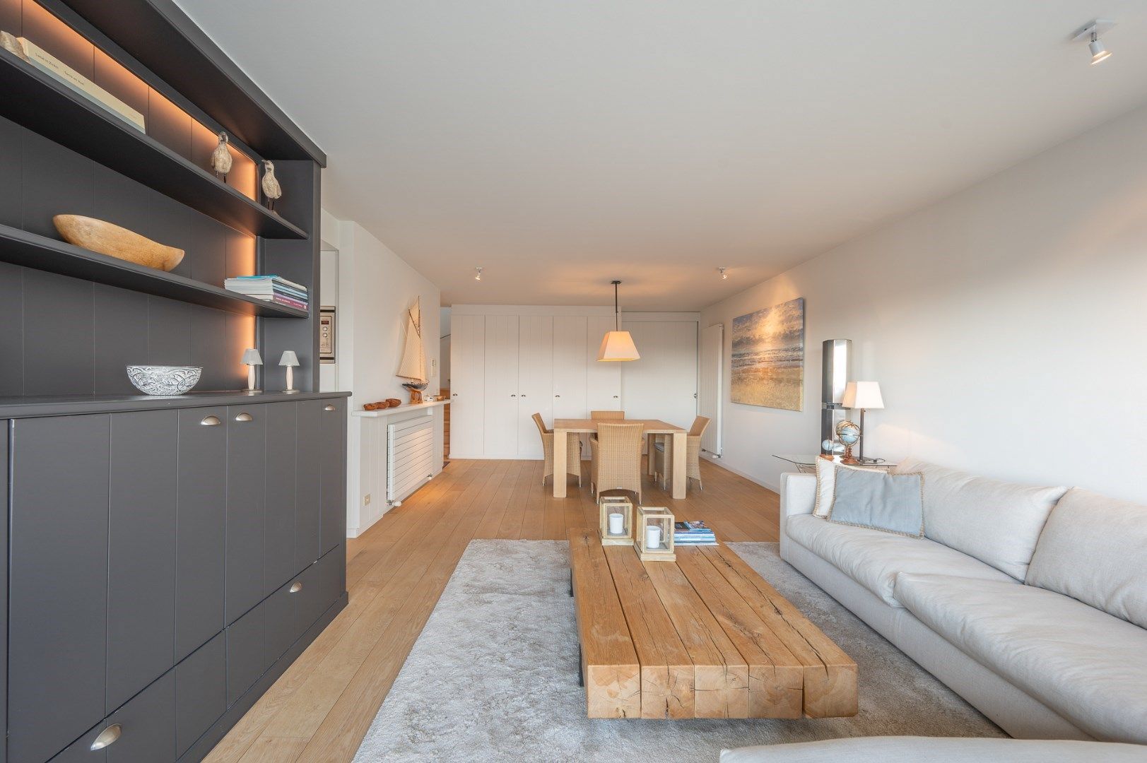 Prachtige duplex dakappartement met  2 zeer zonnige terrassen en unieke vergezichten gelegen op de Jozef Nellenslaan. Tandembox te koop op het gelijkvloers foto 4