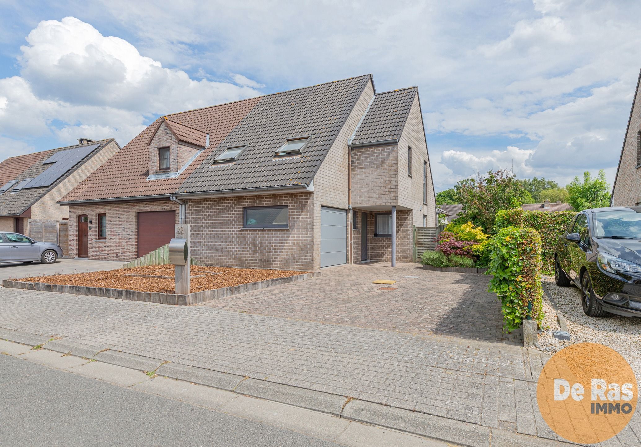 BUGGENHOUT - Rustig gelegen, instapklare woning met tuin foto {{pictureIndex}}