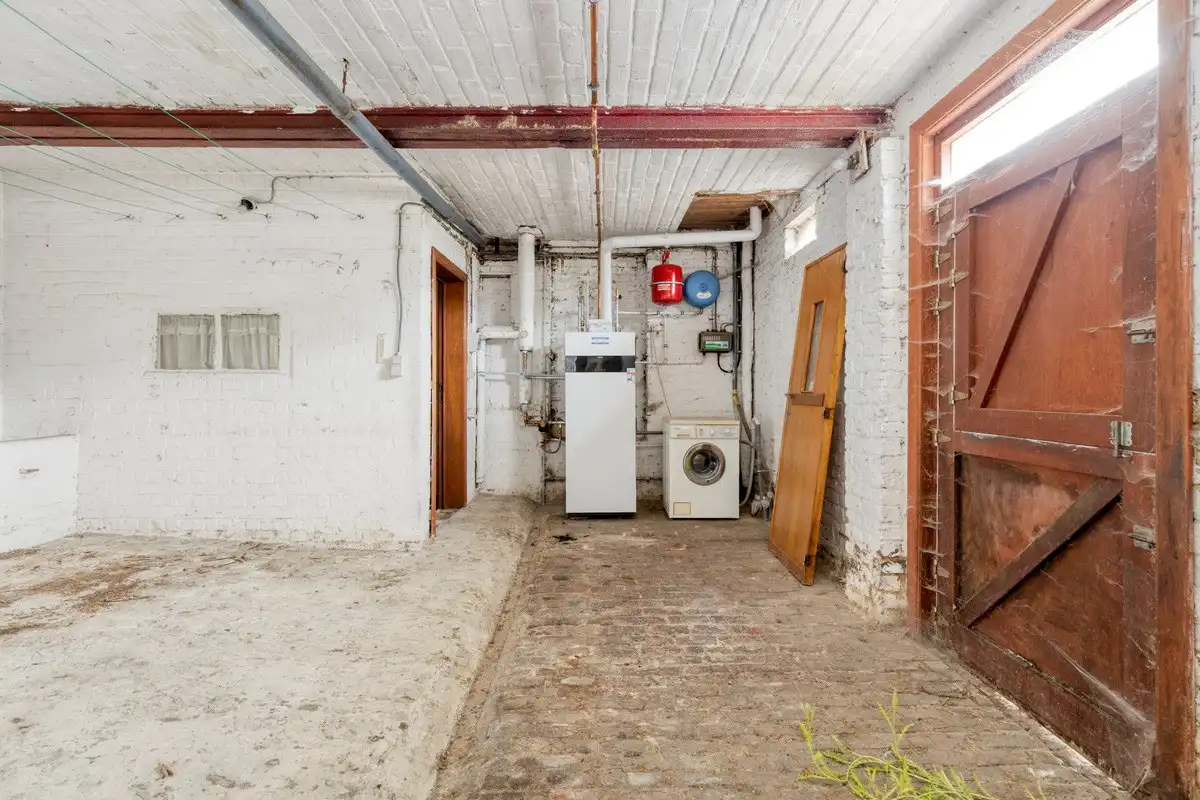 Ruime woning met veel potentieel op perceel van bijna 18 are foto 11