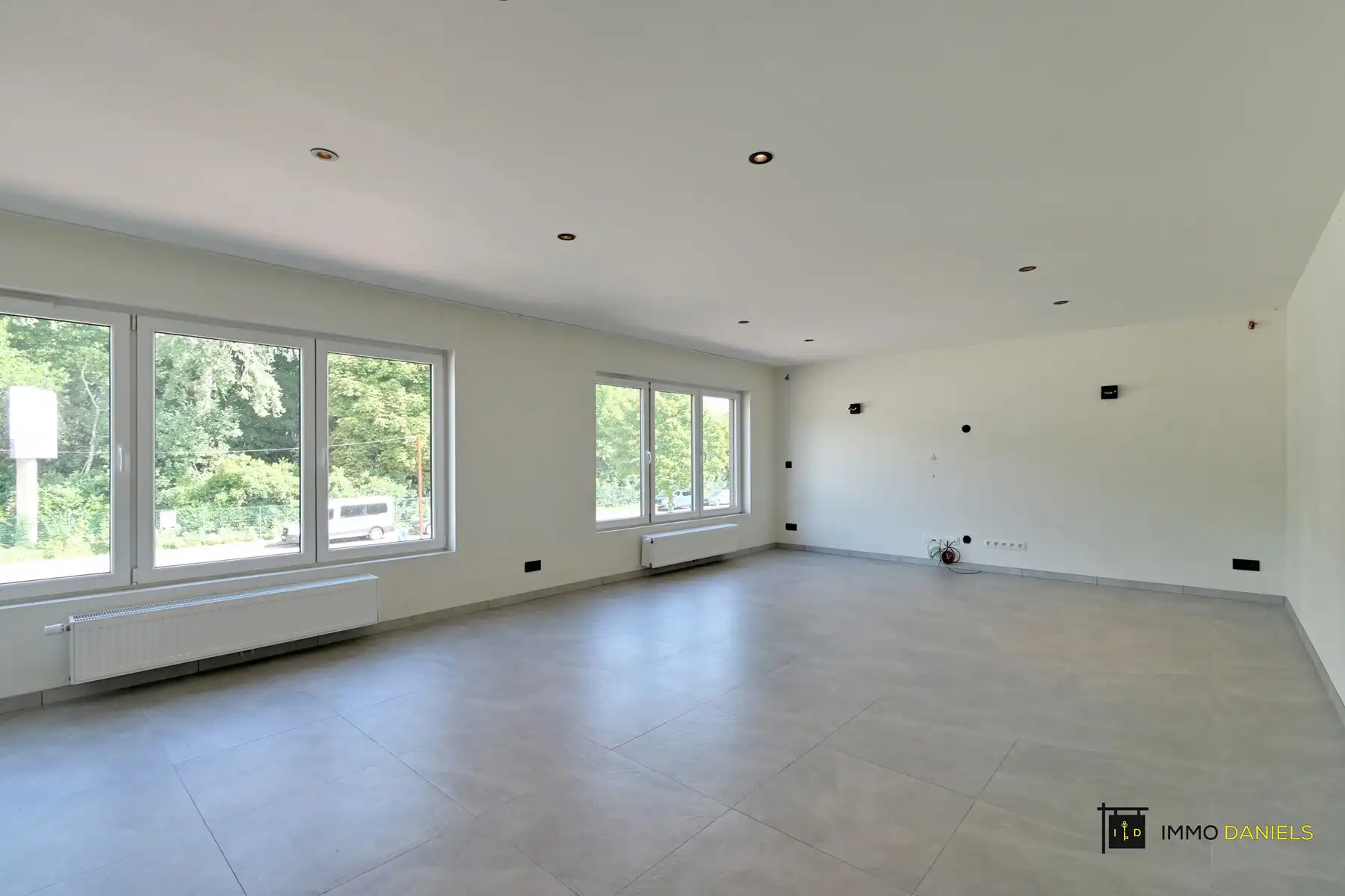 Gunstig gelegen handelspand met instapklare woonst (3slks.) foto 13