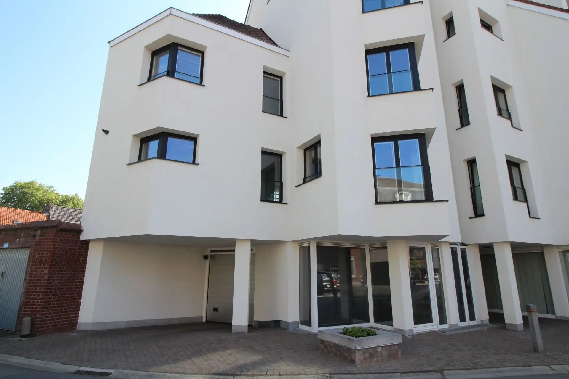 Kantoor- of praktijkruimte, 120m², centrum Oudenaarde. foto {{pictureIndex}}