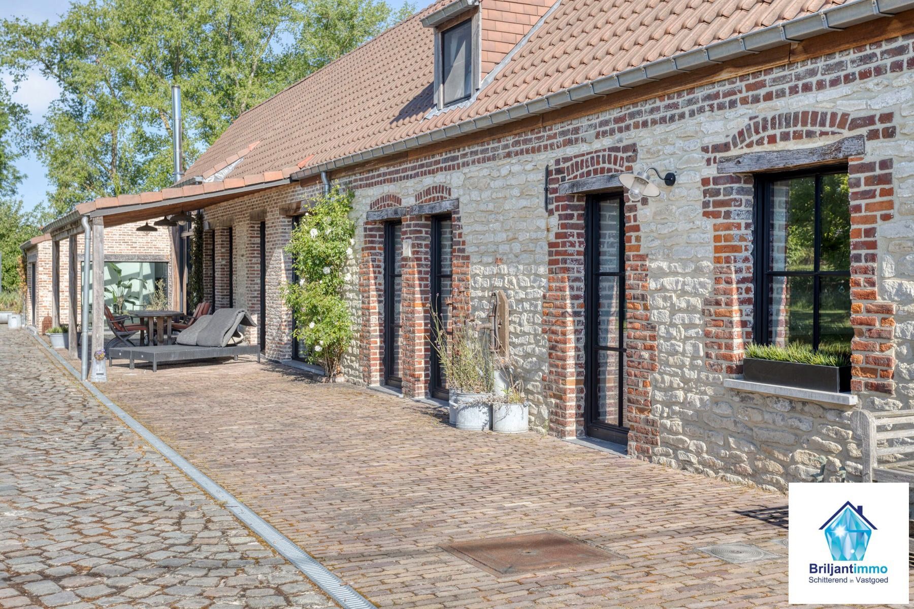 Authentieke, gerenoveerde hoeve te midden van het groen foto 3