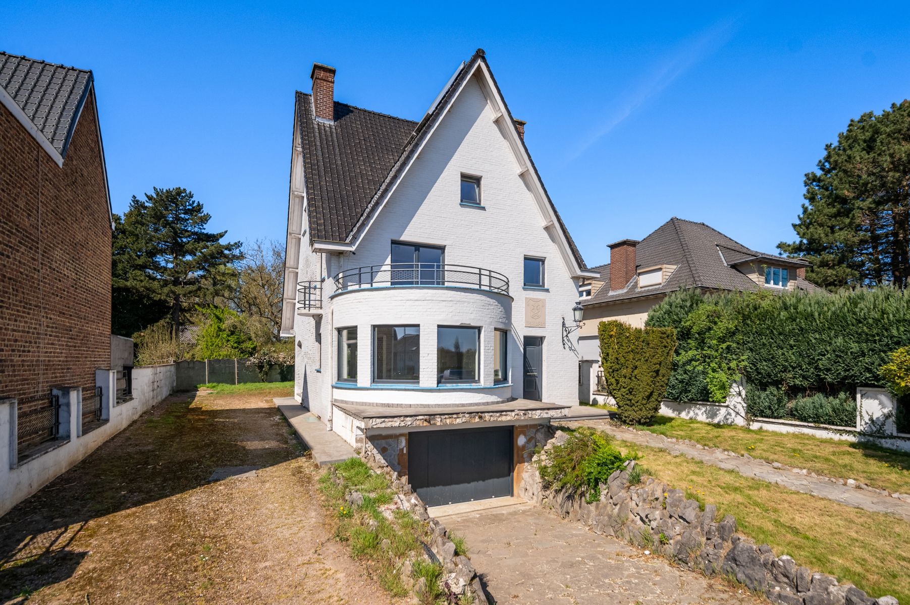 Stijlvolle, karaktervolle villa, instapklaar en gerenoveerd foto {{pictureIndex}}