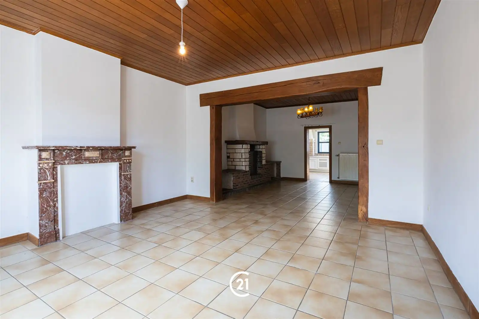Ruime woning - type herenwoning met 4 slpk en parking foto 9