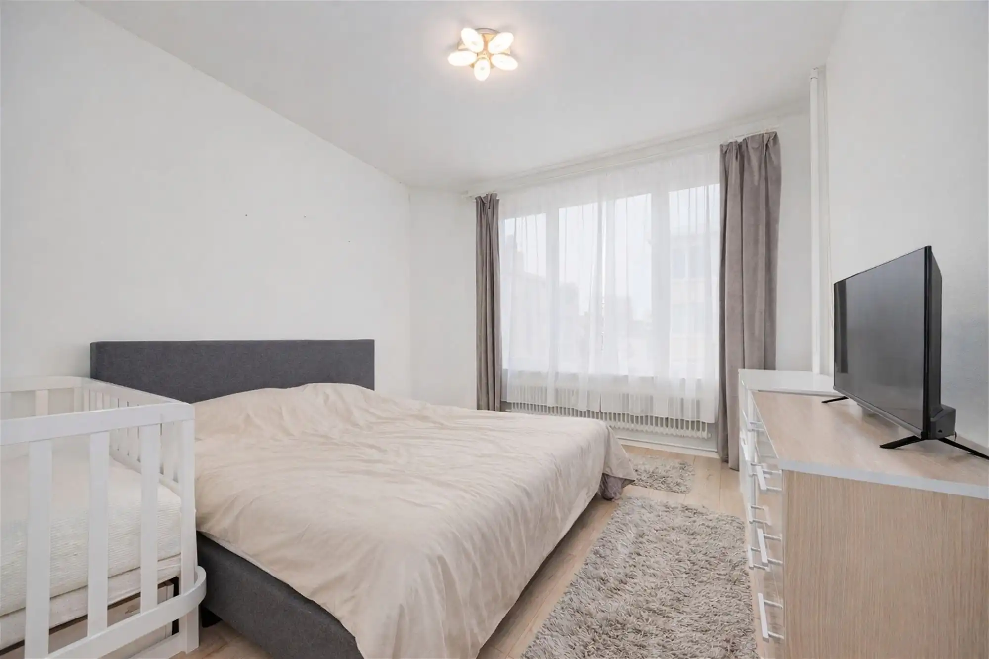 Licht hoekappartement met 1 slk aan het oude Gerechtsgebouw foto 6