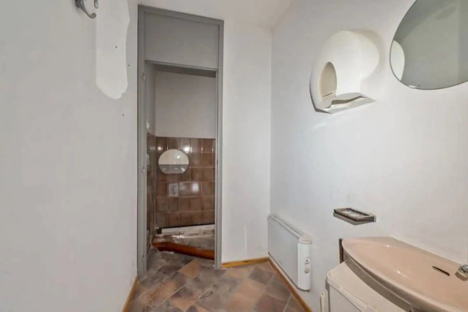 Polyvalent handelspand op centrale marktlocatie met parkeermogelijkheden foto 10