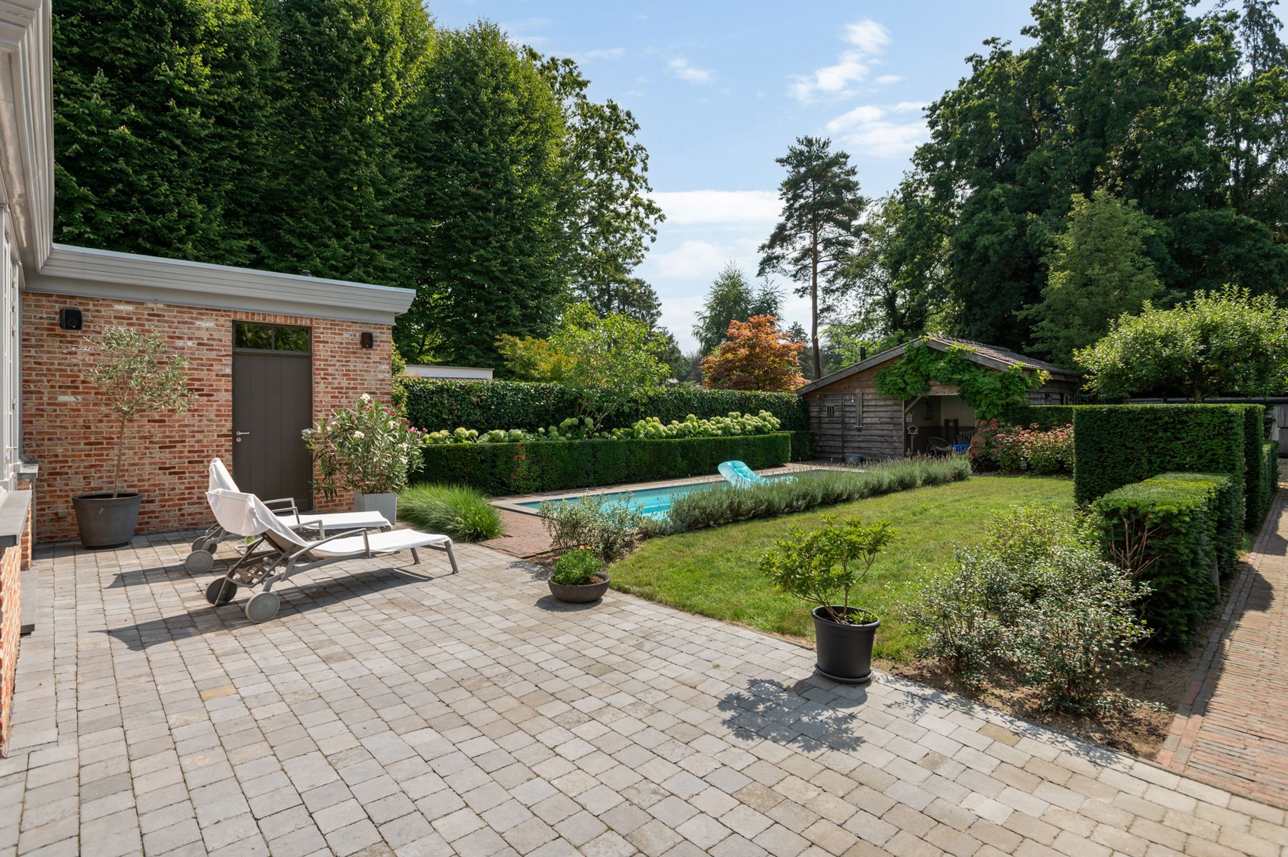 UNIEKE INSTAPKLARE WONING MET ZWEMBAD foto 31