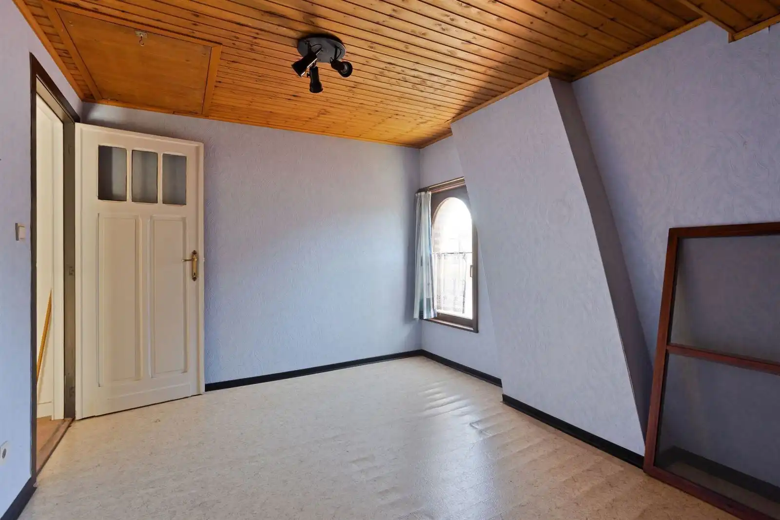 Woning met grote atelier(+/-205m²) te centrum Dworp foto 25