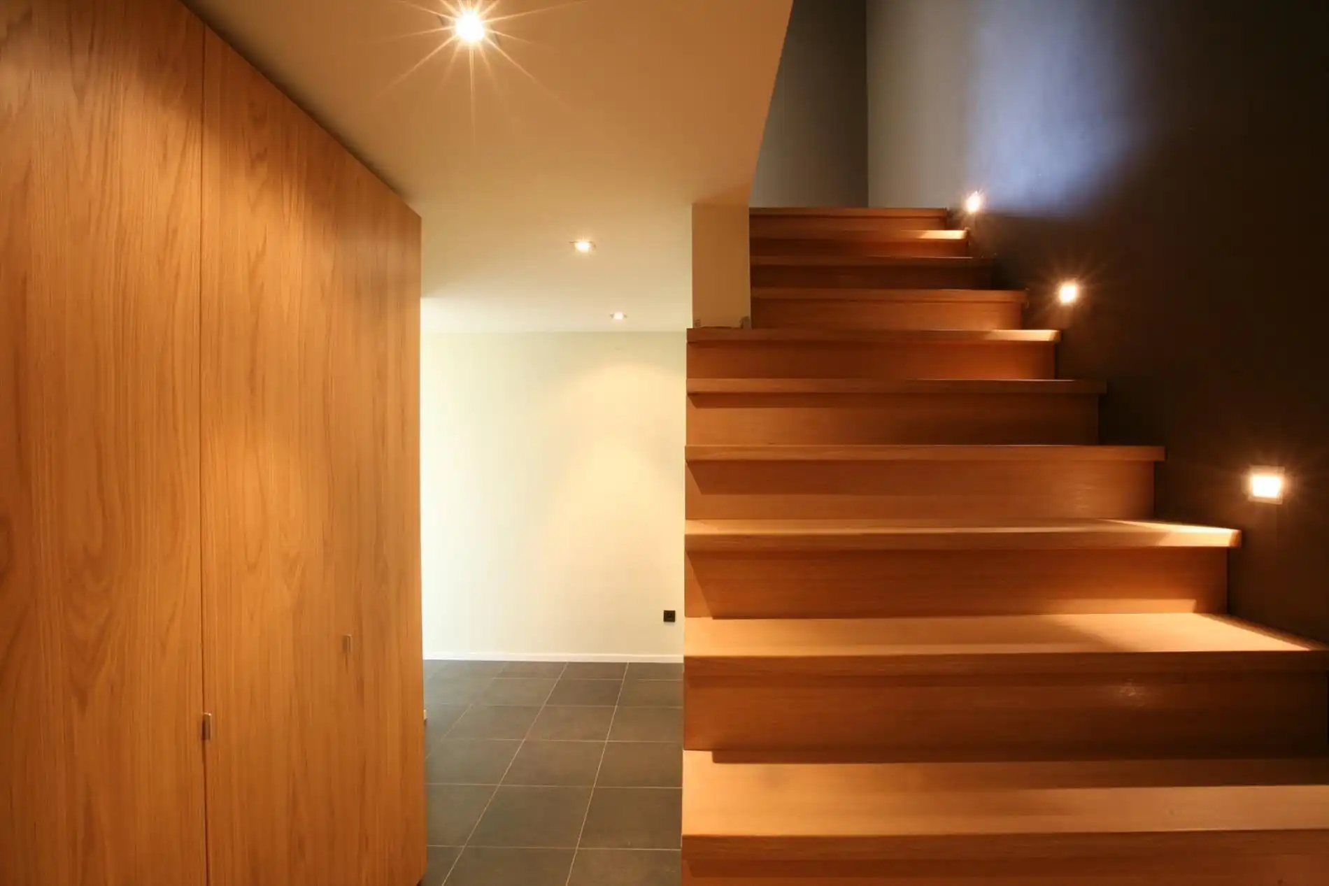 Knap ingerichte duplex - 125 m² - met bureel, 2 slpk, dressing, ruim terras met prachtig en uniek zicht op de tuin en achterliggende groene omgeving.  foto 6