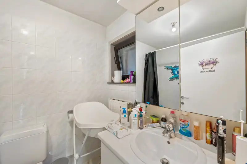 Roeselare : Instapklaar duplexappartement met zolder voorzien van  3 slaapkamers en zonnig terras! foto 4