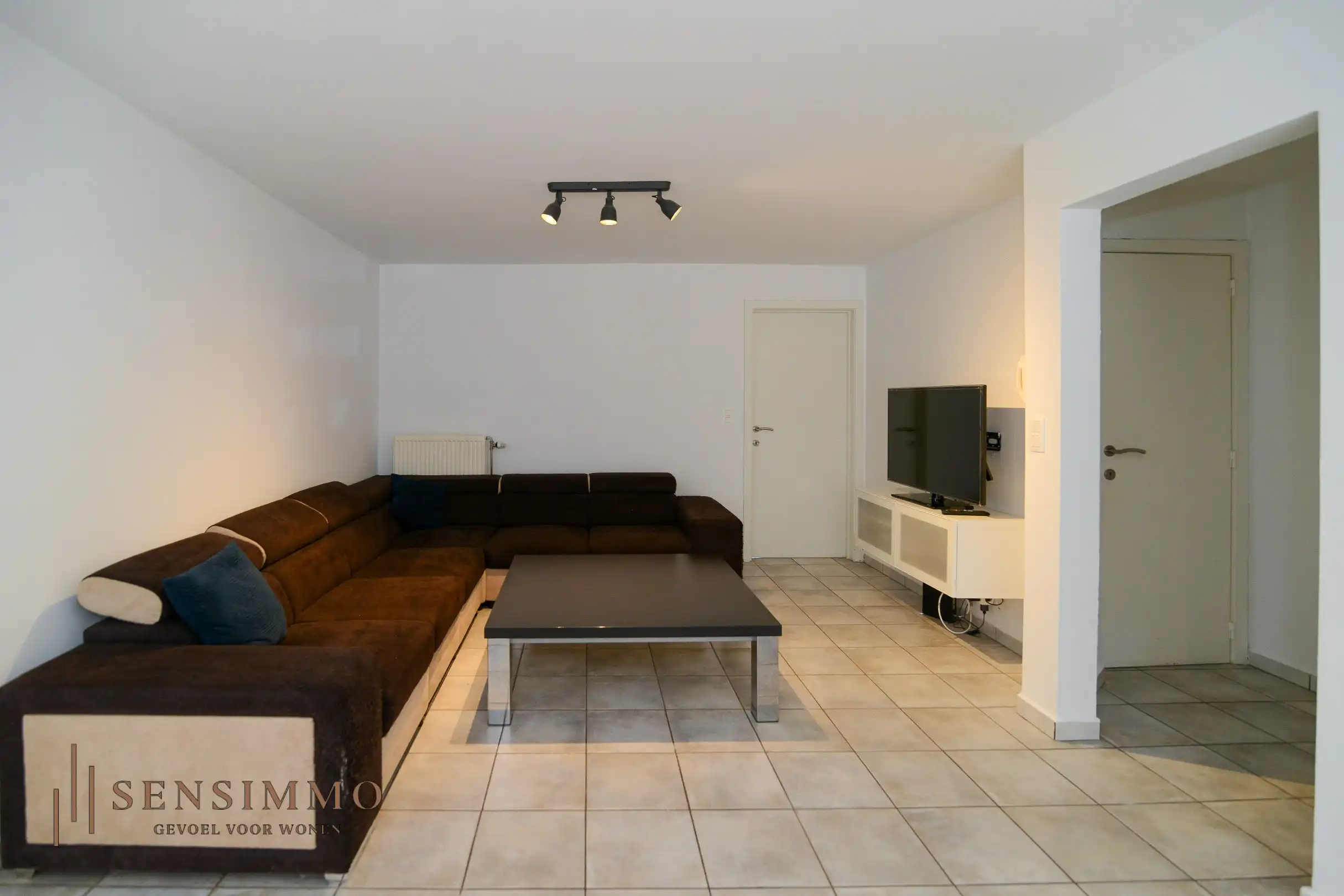 Instapklaar gelijkvloers appartement met 2 slpk foto 4