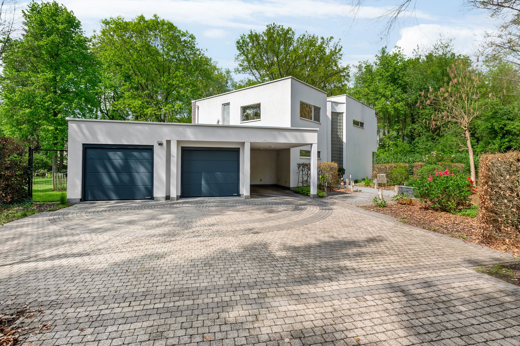 Moderne en energiezuinige villa op ca. 2.035 m². foto 33