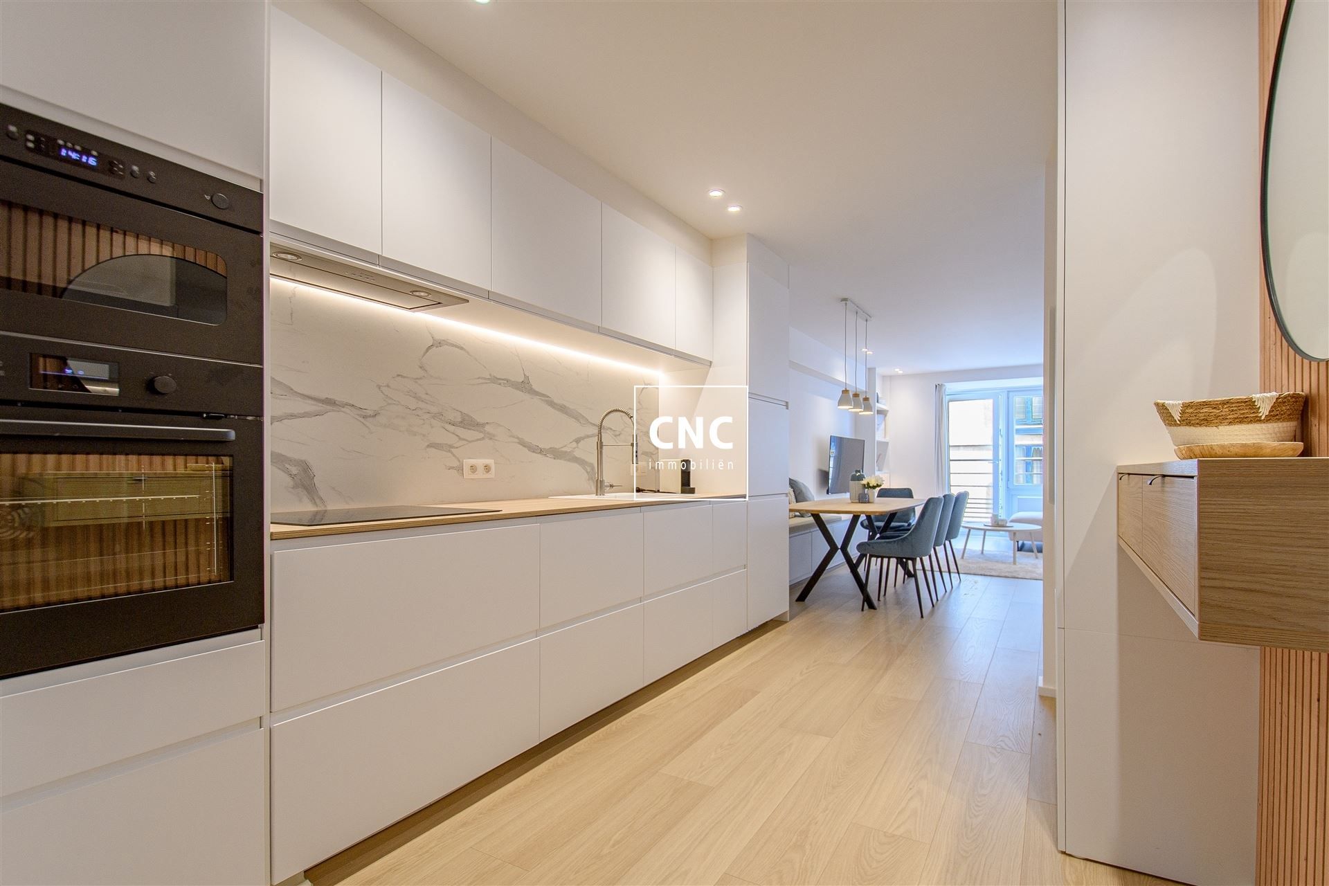 Elegant Gerenoveerd Appartement op 50 Meter van het Strand foto 2