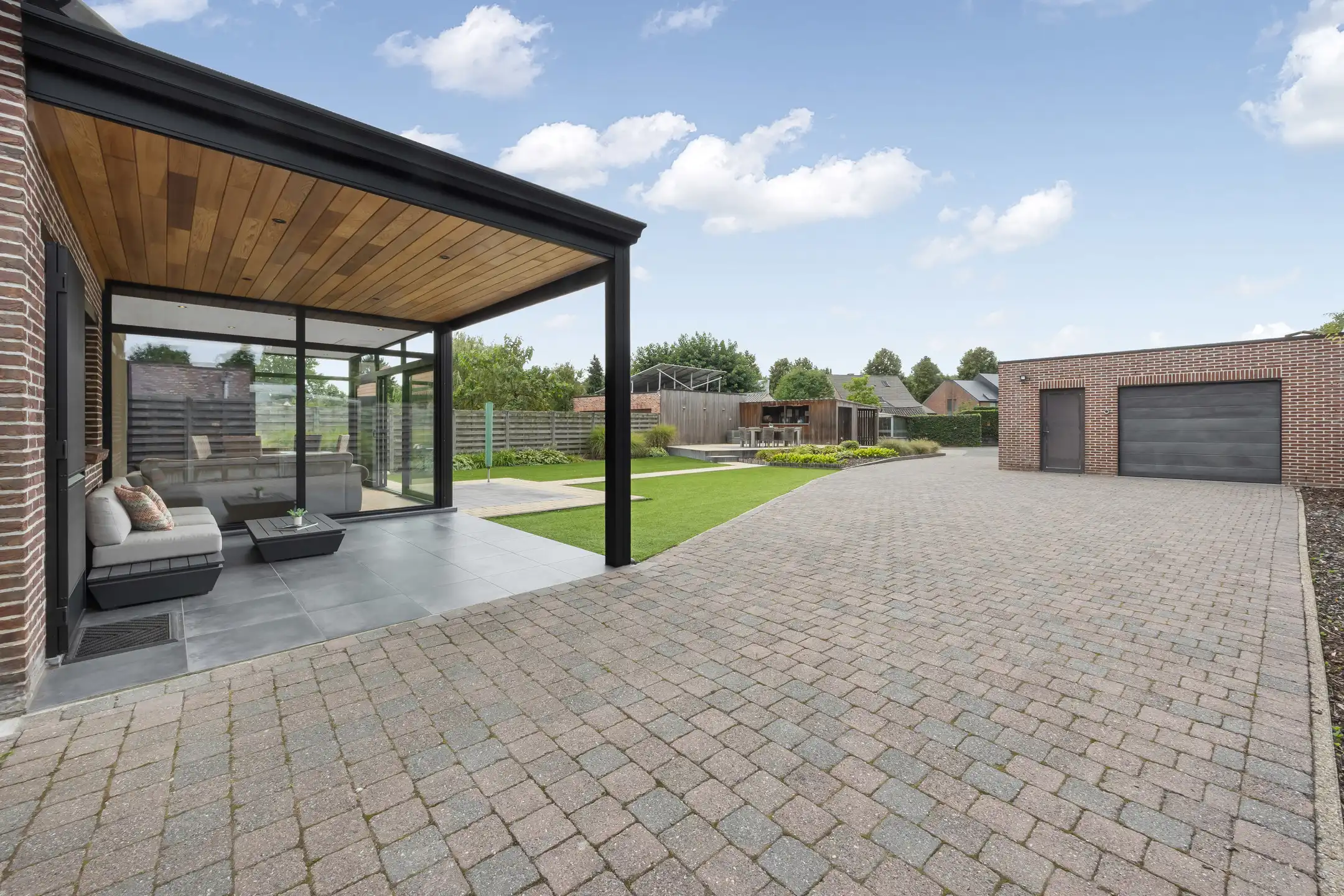 Grotendeels gerenoveerde woning met veel mogelijkheden foto 13