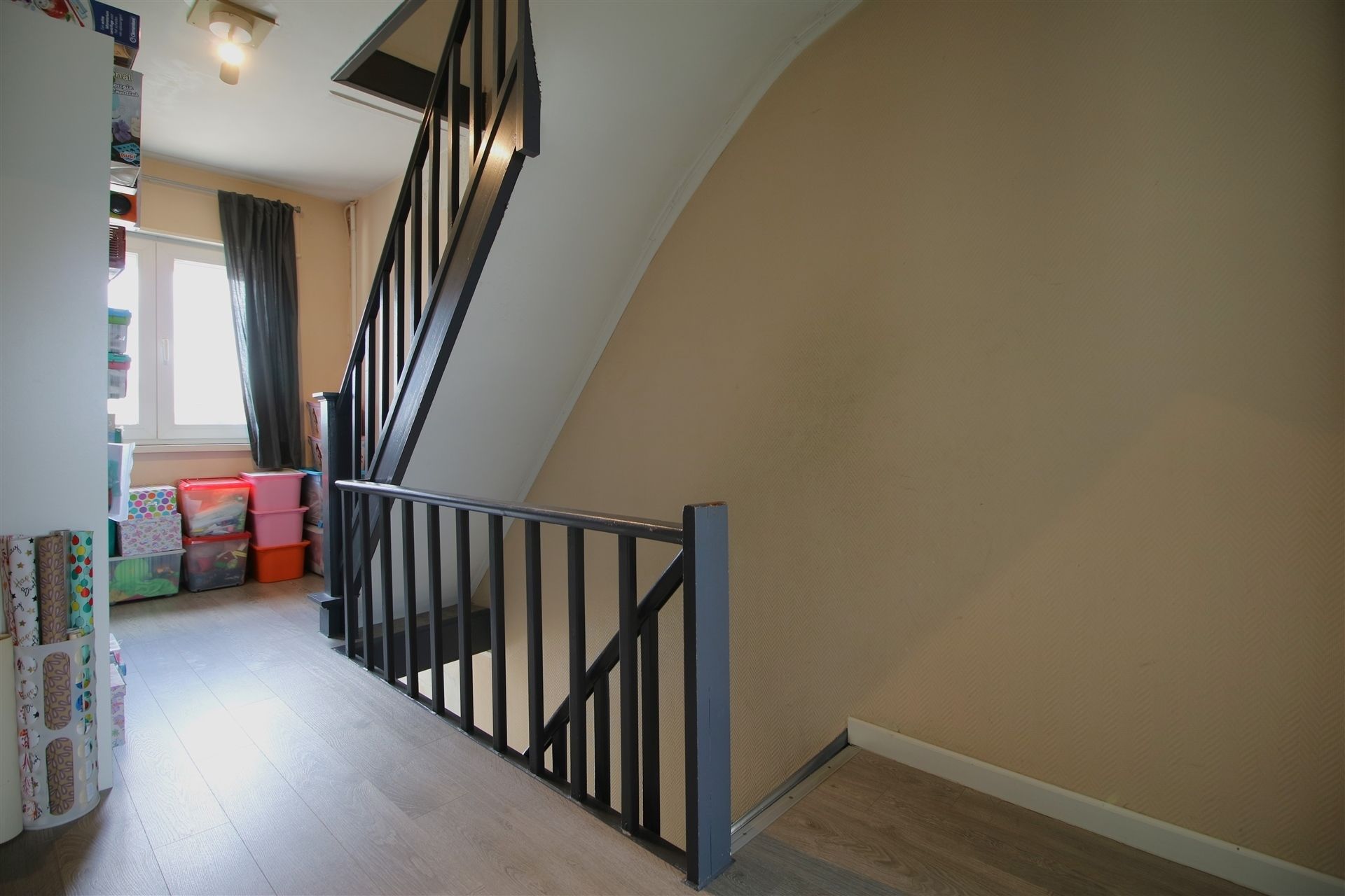 Gerenoveerde woning met 4 slpks, aparte garage en tuin foto 17