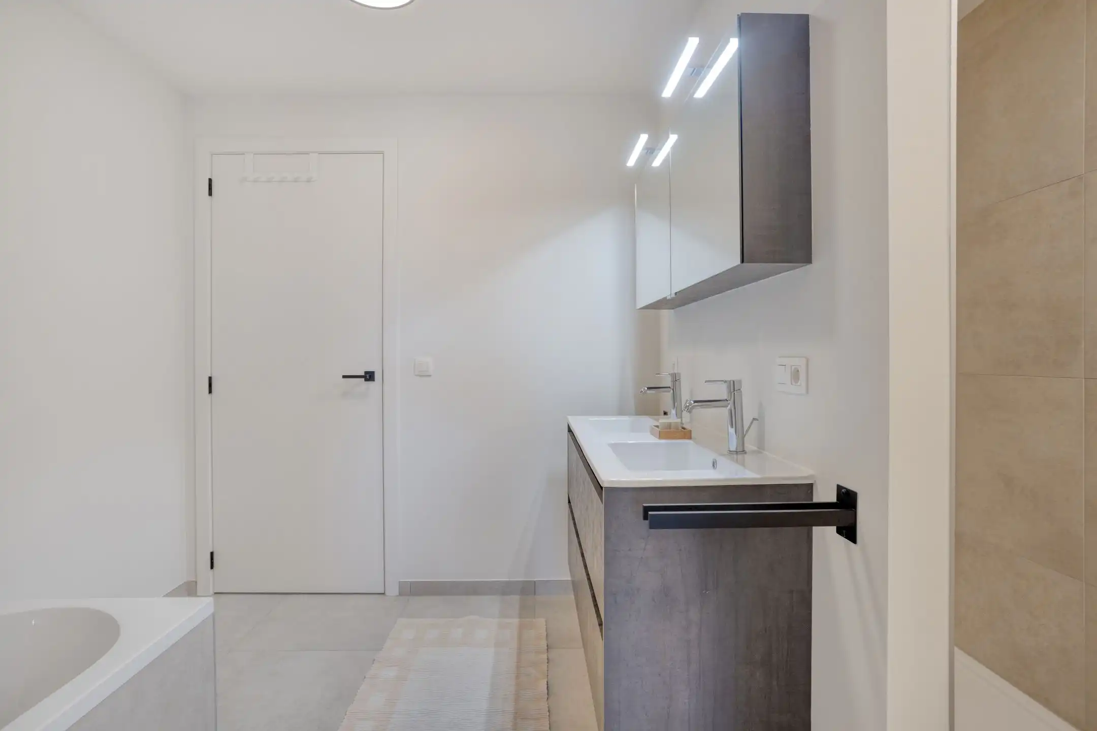 Instapklare BEN-woning op een unieke site foto 12