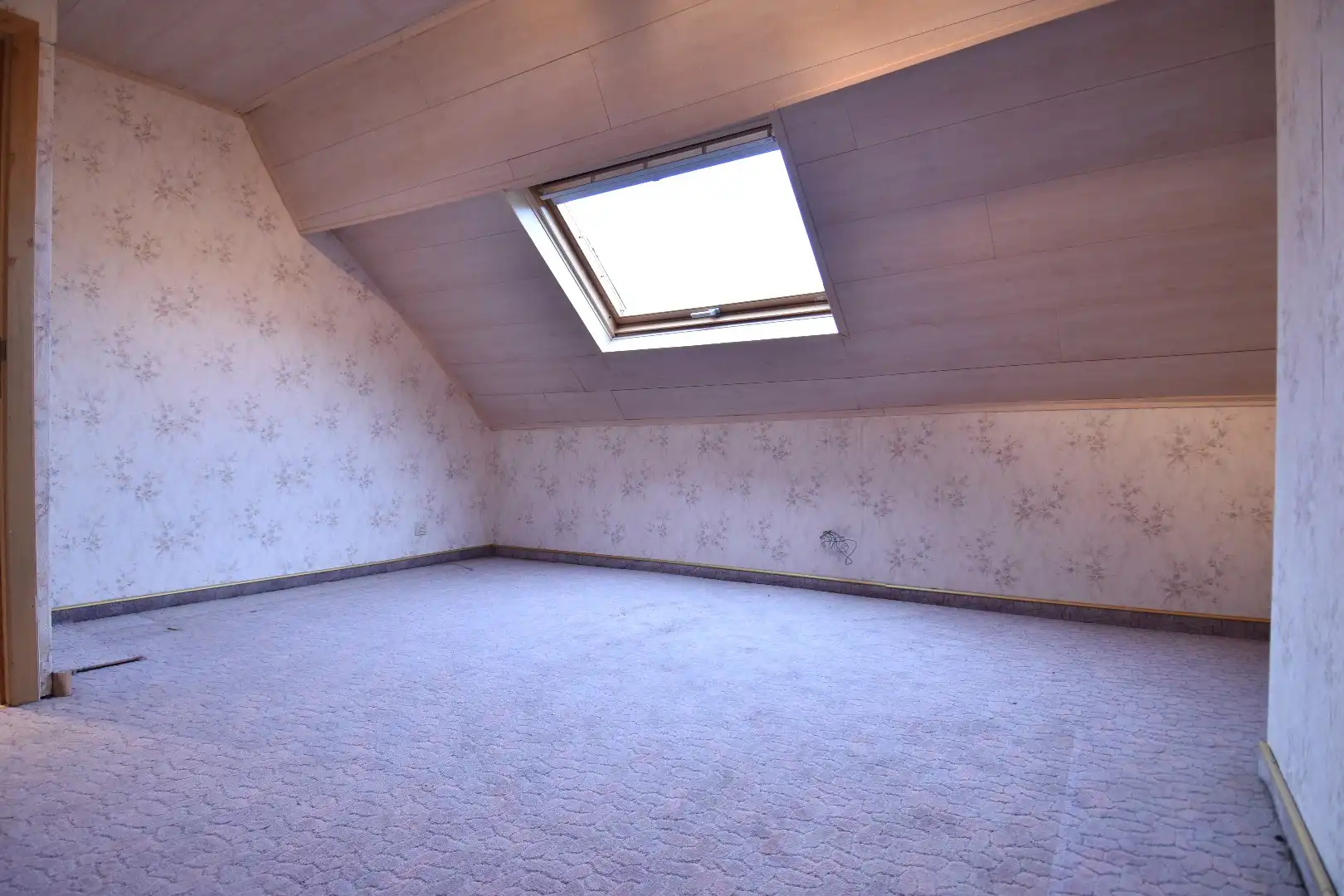 Halfopen bebouwing met 2 slaapkamers, garage en tuin in landelijke omgeving te koop in Gullegem foto 9