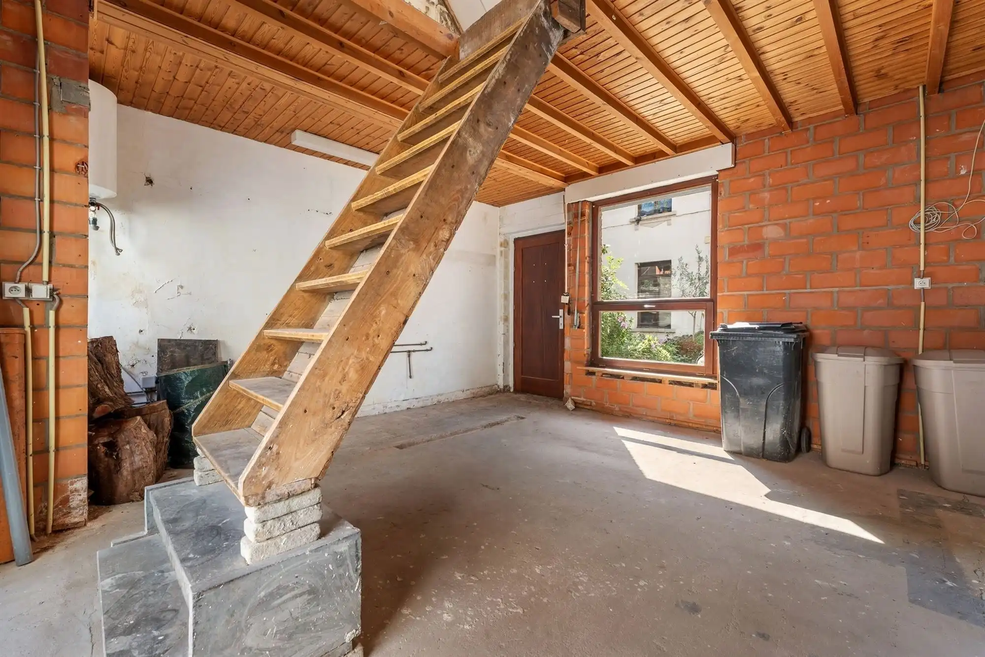 Steegwoning met naastliggend atelier/opslagplaats foto 22