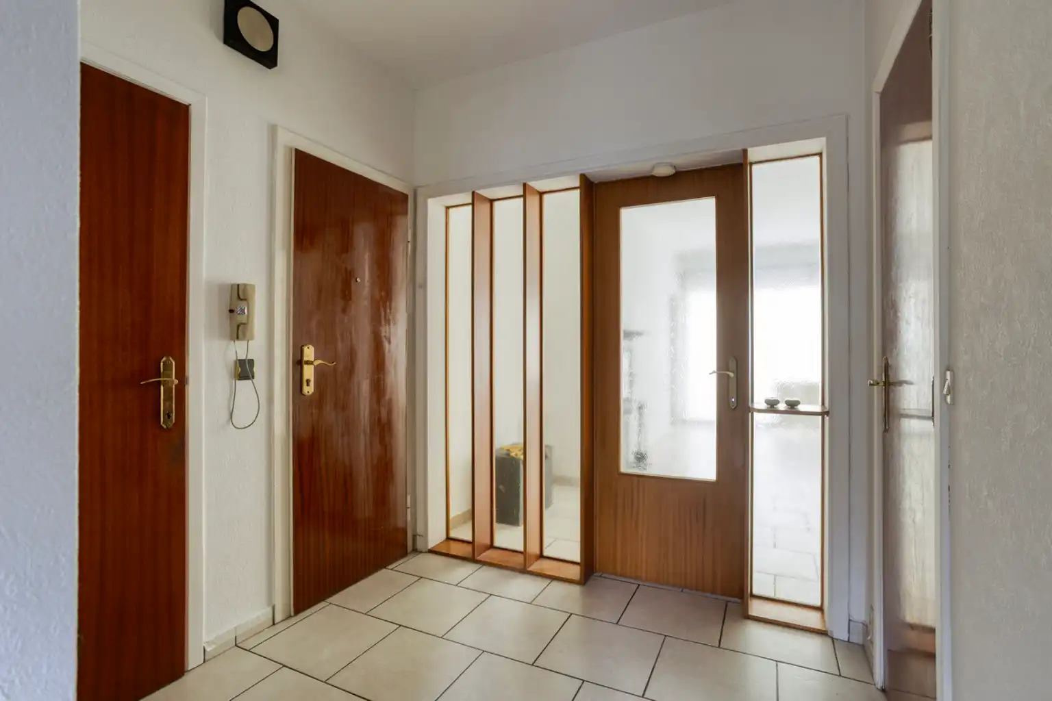 2-slaapkamer appartement in een kleinschalig gebouw foto 4