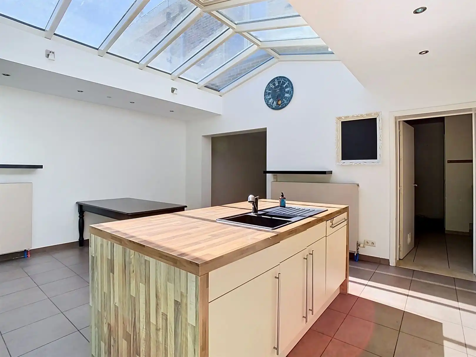 Huis met 4 slaapkamers en tuin + garage!! foto 5