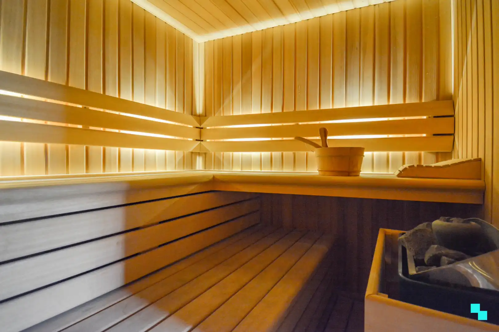 Bijzonder lichtrijke, moderne woning met zwembad te Izegem foto 14