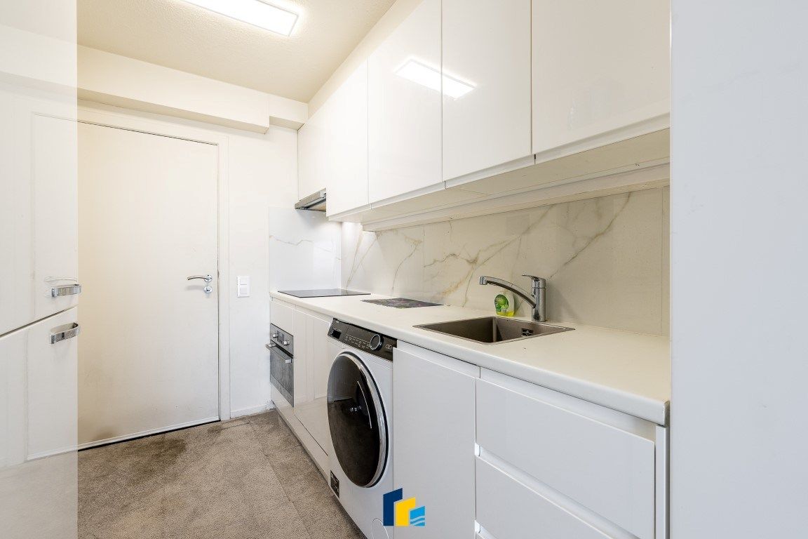 Prachtig vernieuwde studio met zeezicht op toplocatie foto 9