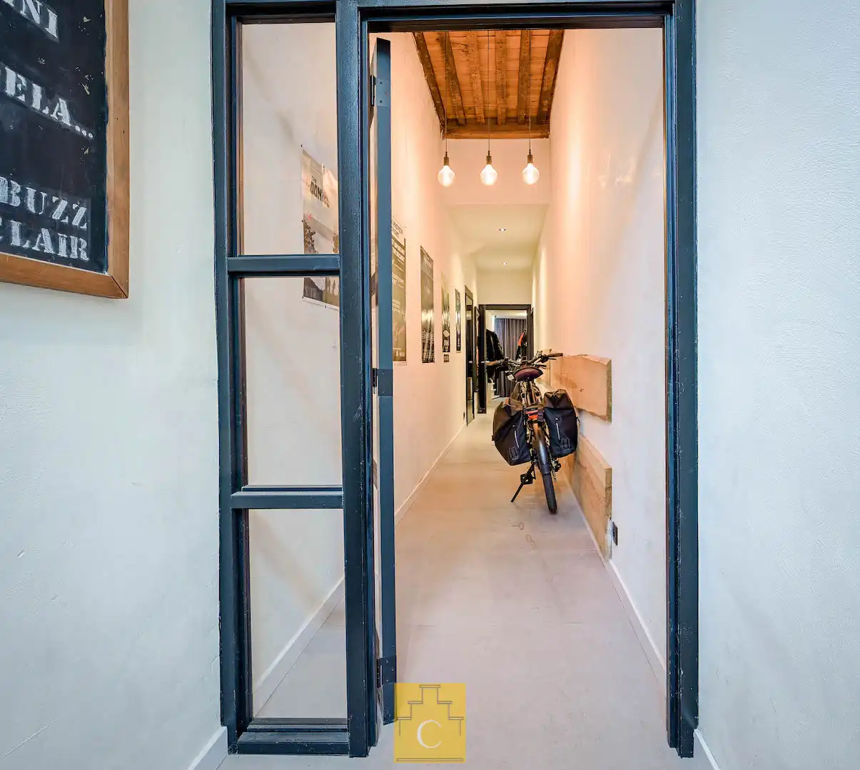 17e-18e eeuws diephuis vlakbij de Markt, authentiek met eigentijdse touch, energiezuinig en stil foto 3