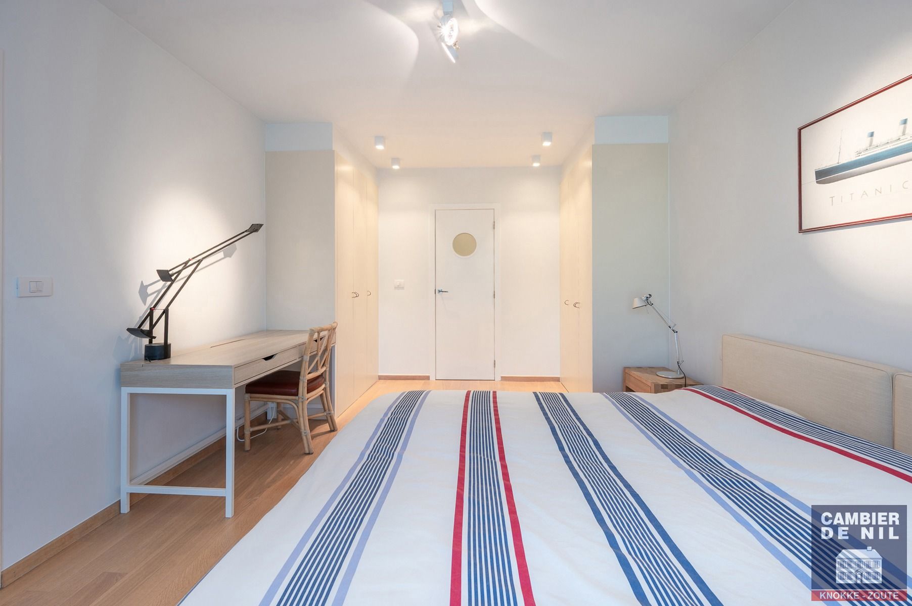 Ruime, gemeubelde koppelvilla aan de Royal Zoute Tennisclub. foto 28