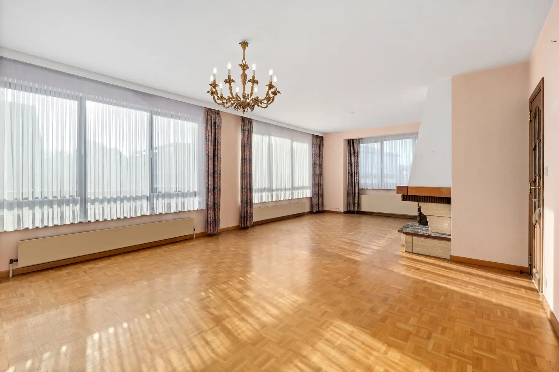 3 slaapkamer appartement + garage in kleinschalig gebouw foto 2